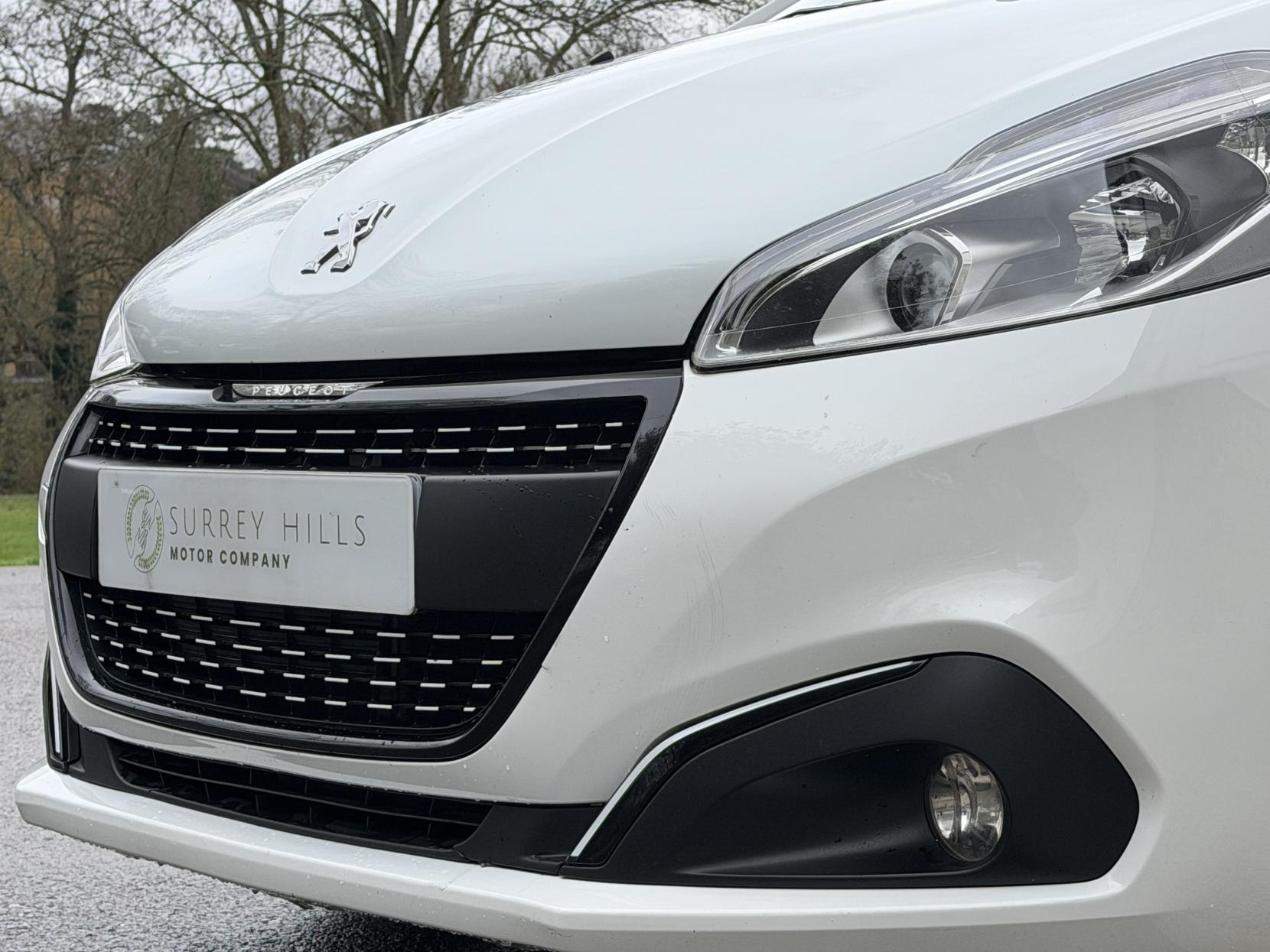 Peugeot 208 1.2 PureTech Black Edition Hatchback 3dr Petrol Manual Euro 6 (82 ps)