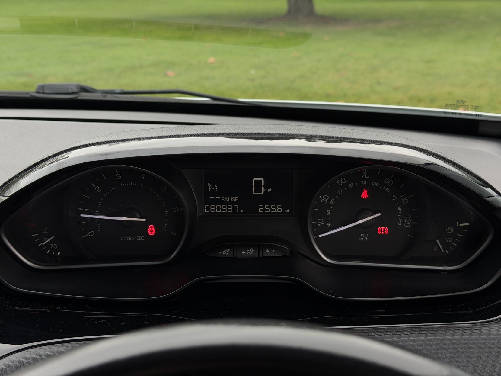 Peugeot 208 1.2 PureTech Black Edition Hatchback 3dr Petrol Manual Euro 6 (82 ps)