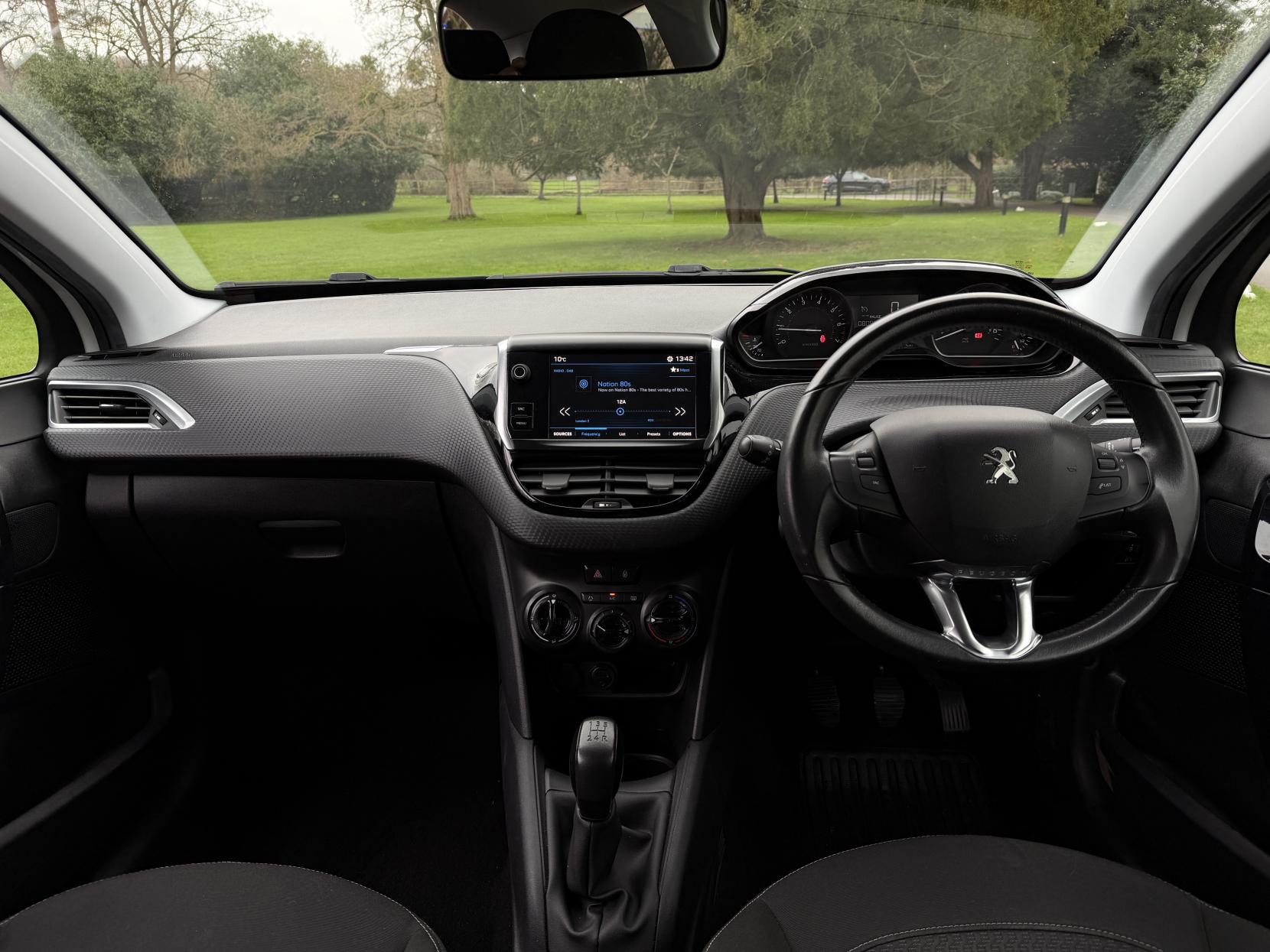 Peugeot 208 1.2 PureTech Black Edition Hatchback 3dr Petrol Manual Euro 6 (82 ps)