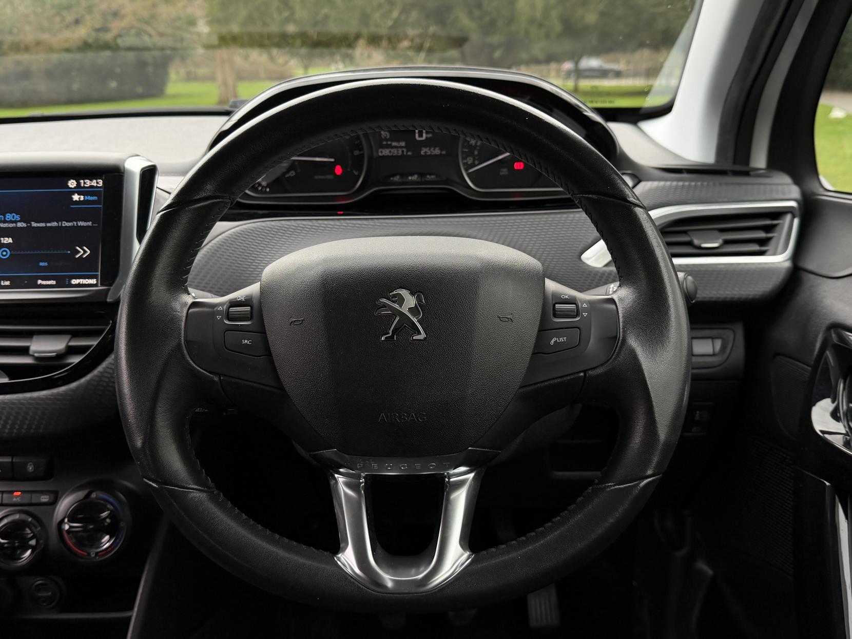 Peugeot 208 1.2 PureTech Black Edition Hatchback 3dr Petrol Manual Euro 6 (82 ps)