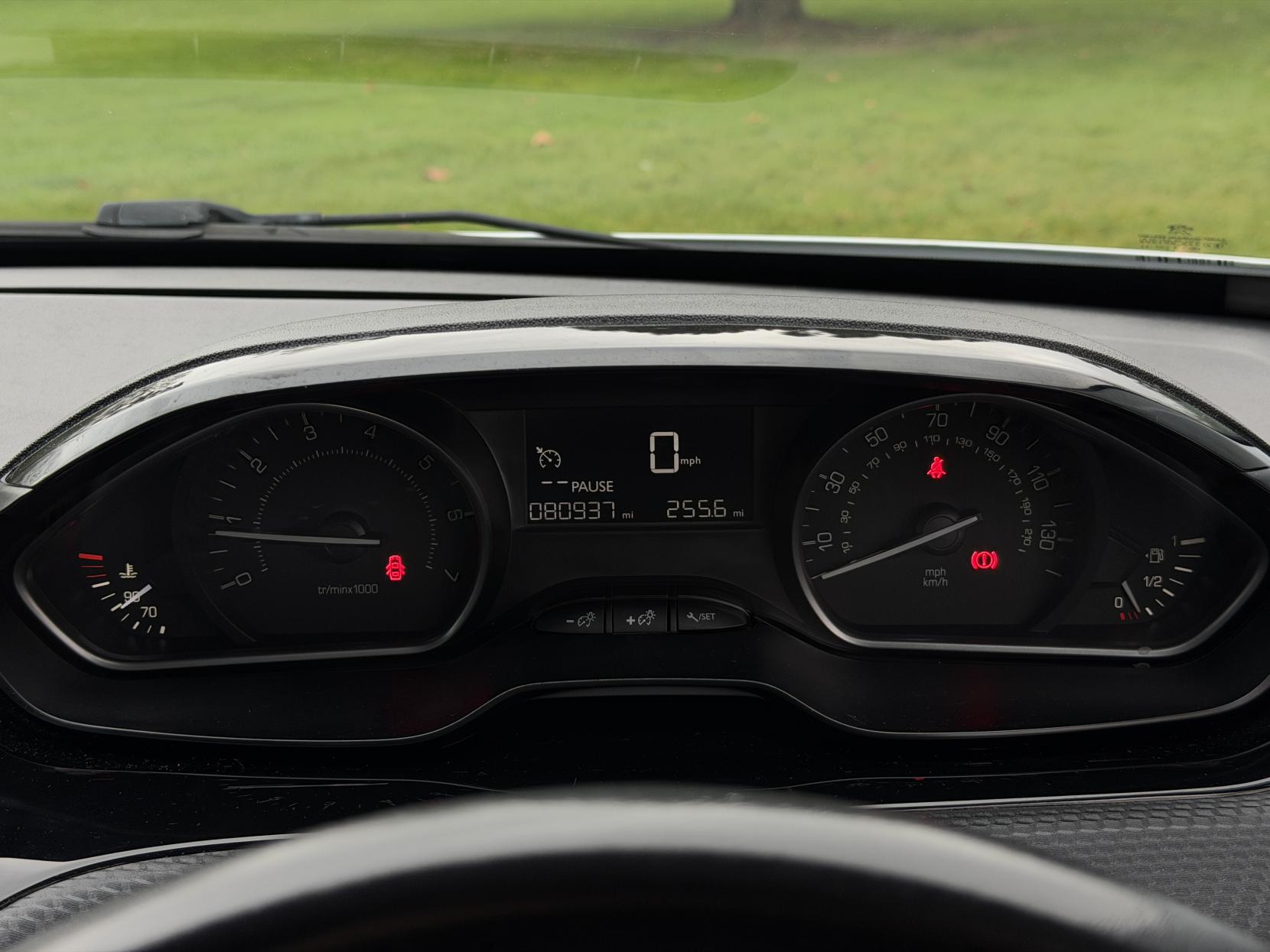 Peugeot 208 1.2 PureTech Black Edition Hatchback 3dr Petrol Manual Euro 6 (82 ps)