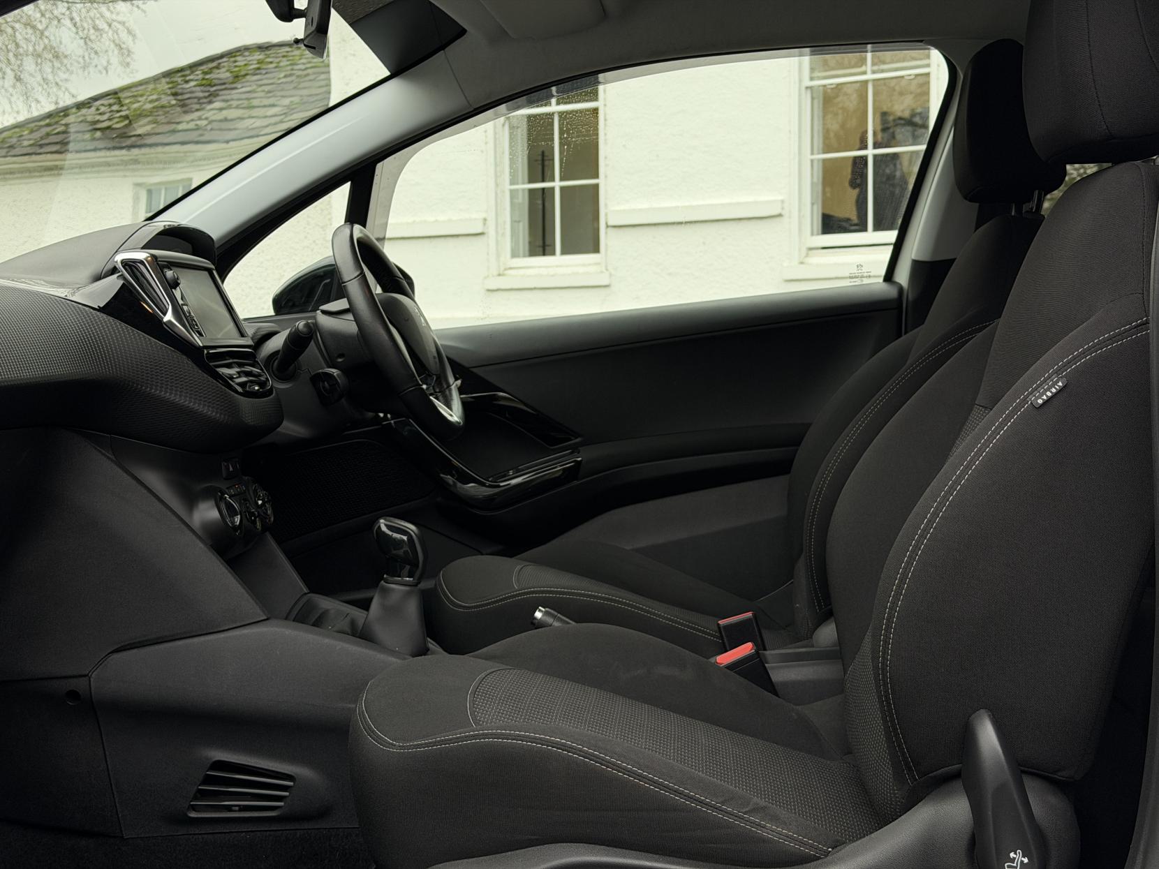 Peugeot 208 1.2 PureTech Black Edition Hatchback 3dr Petrol Manual Euro 6 (82 ps)