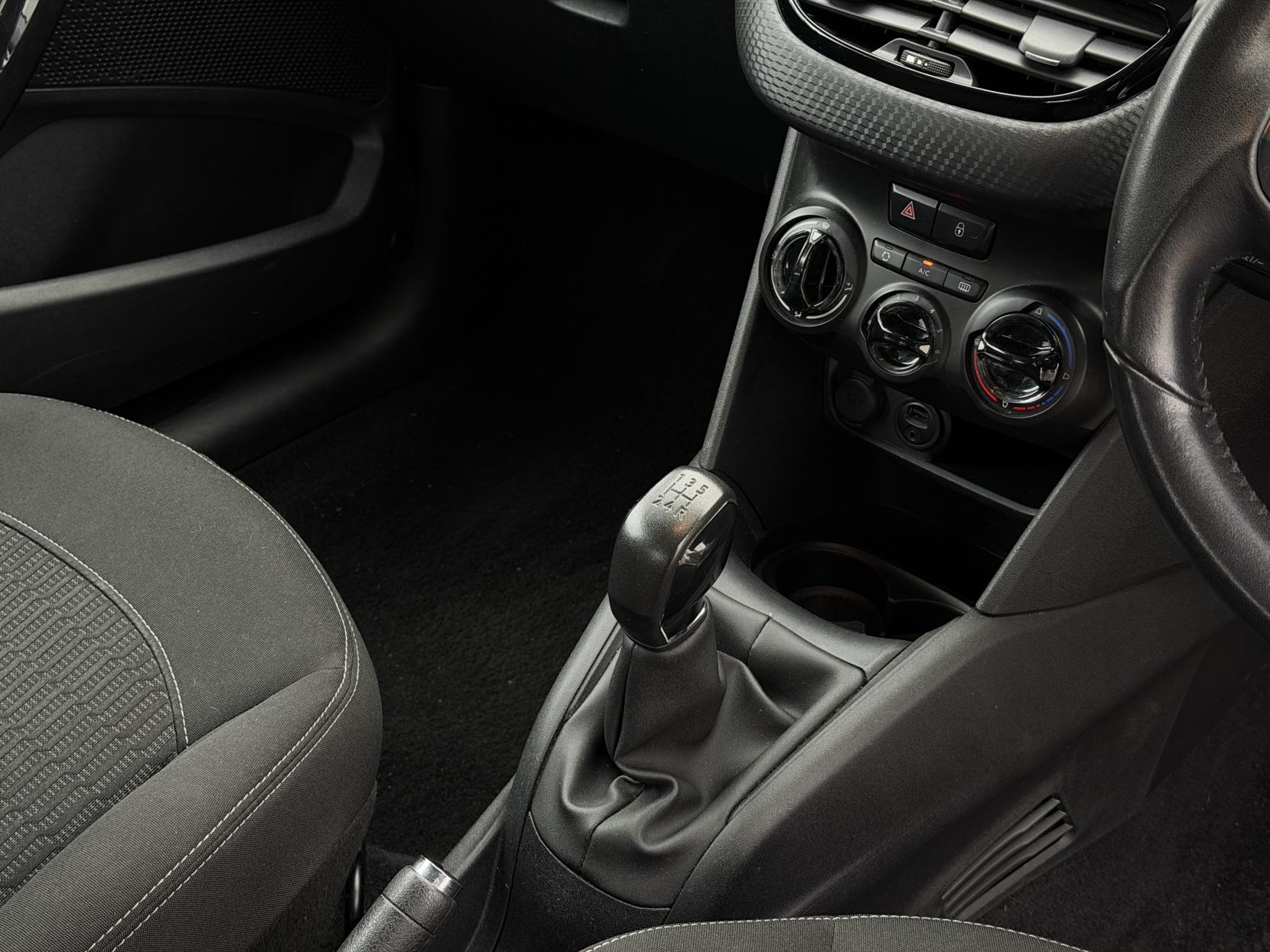 Peugeot 208 1.2 PureTech Black Edition Hatchback 3dr Petrol Manual Euro 6 (82 ps)