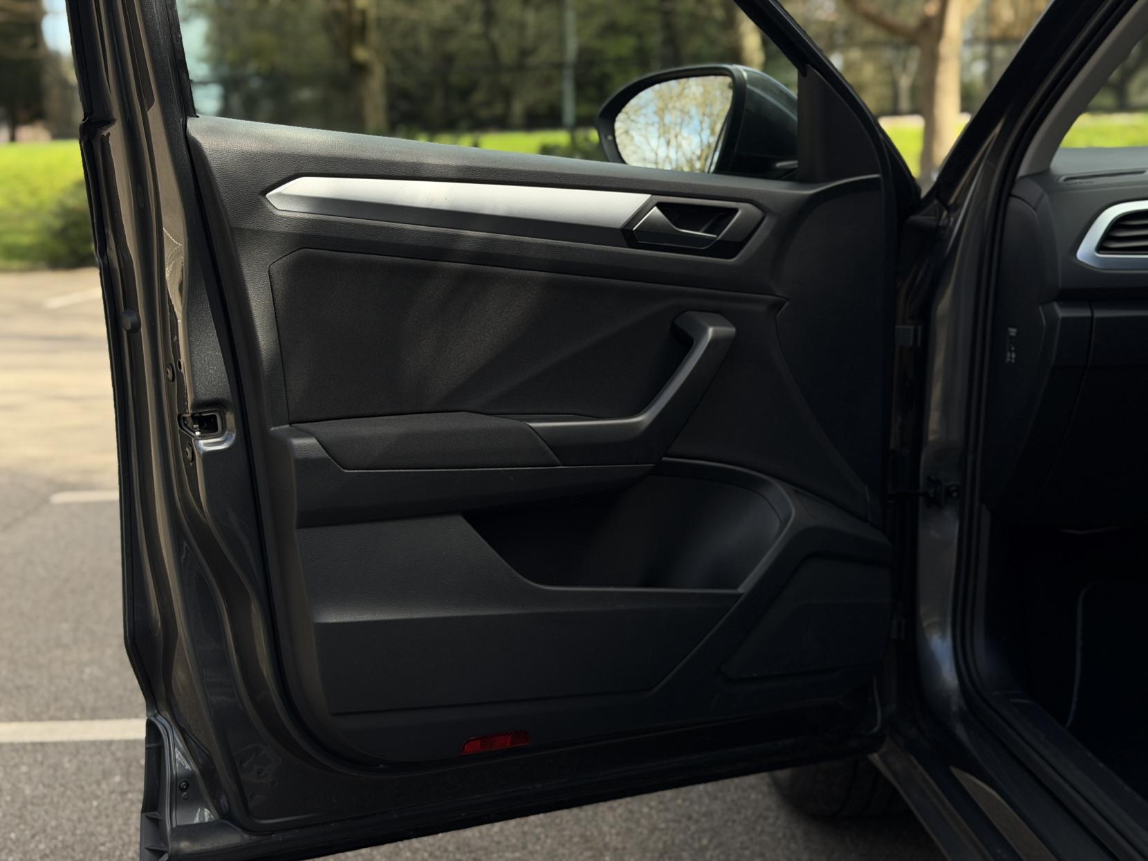 Volkswagen T-Roc 1.0 TSI Life SUV 5dr Petrol Manual Euro 6 (s/s) (110 ps)