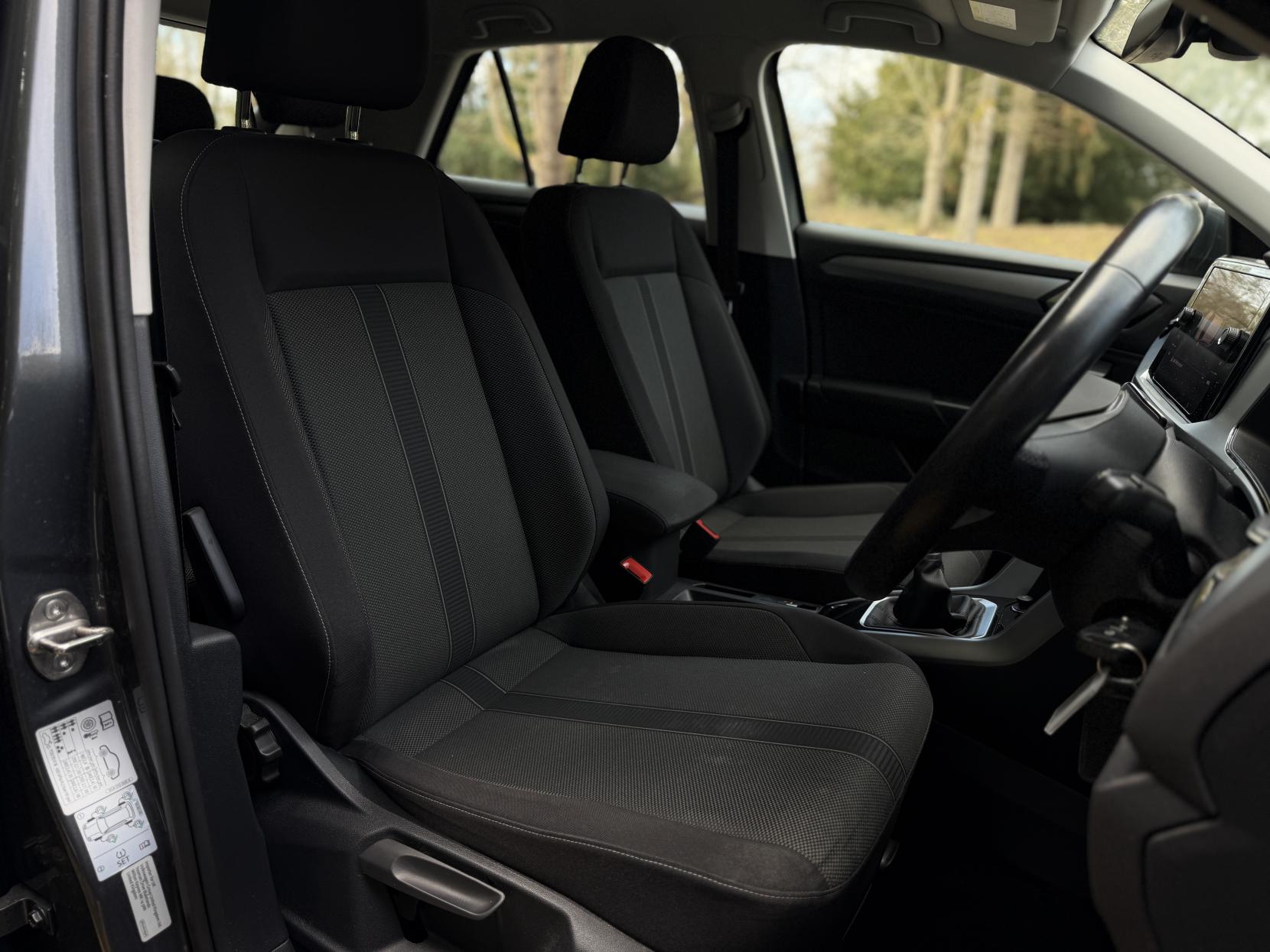 Volkswagen T-Roc 1.0 TSI Life SUV 5dr Petrol Manual Euro 6 (s/s) (110 ps)