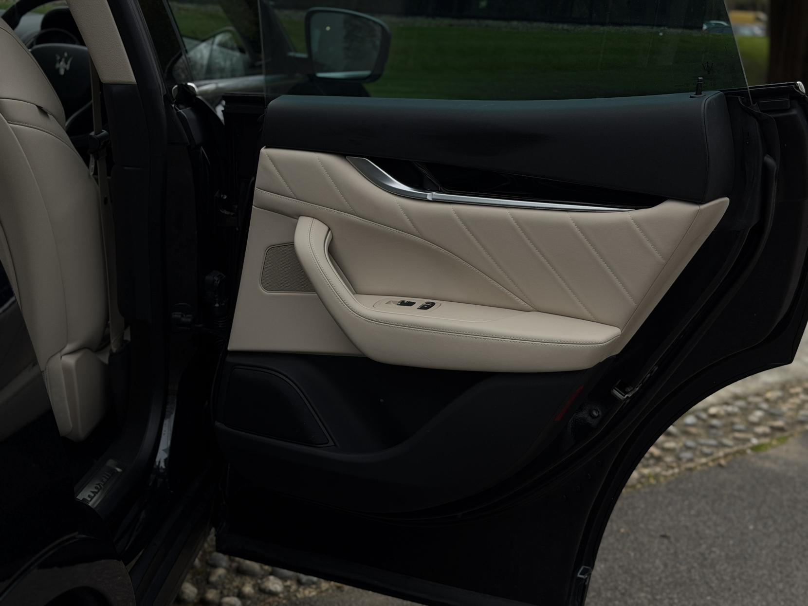 Maserati Levante 3.0 V6 GranSport Nerissimo SUV 5dr Petrol ZF 4WD Euro 6 (s/s) (350 ps)