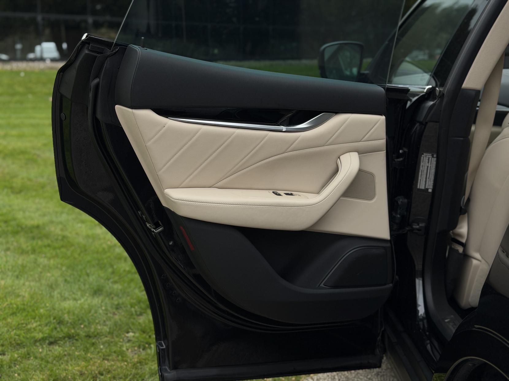 Maserati Levante 3.0 V6 GranSport Nerissimo SUV 5dr Petrol ZF 4WD Euro 6 (s/s) (350 ps)