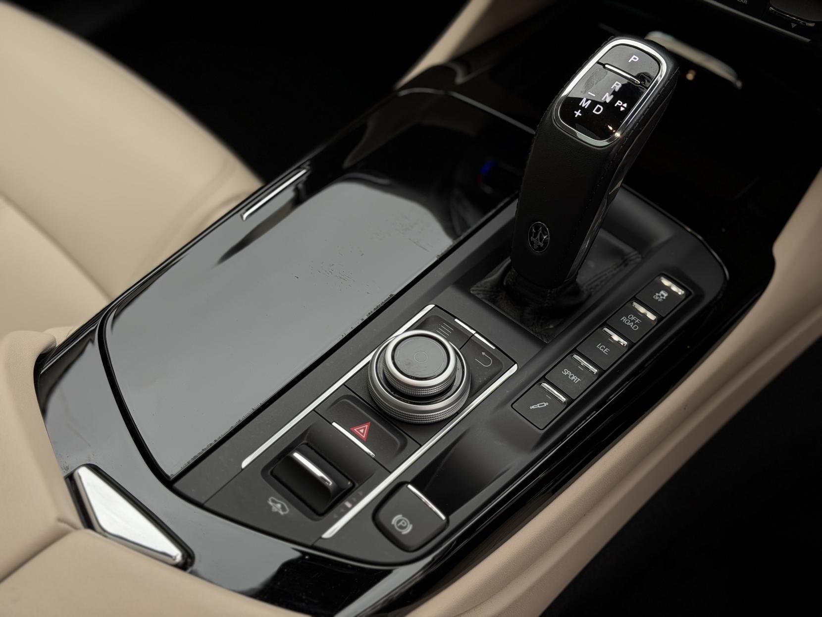 Maserati Levante 3.0 V6 GranSport Nerissimo SUV 5dr Petrol ZF 4WD Euro 6 (s/s) (350 ps)