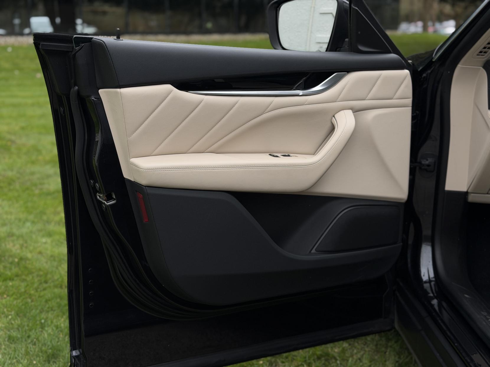 Maserati Levante 3.0 V6 GranSport Nerissimo SUV 5dr Petrol ZF 4WD Euro 6 (s/s) (350 ps)