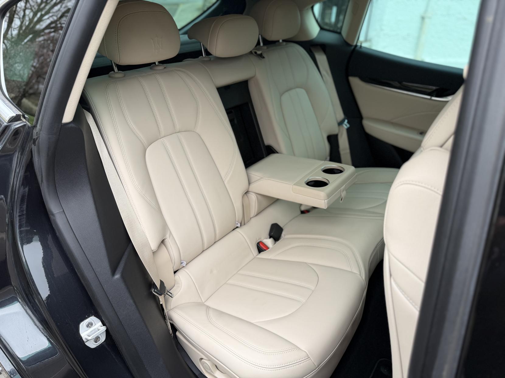 Maserati Levante 3.0 V6 GranSport Nerissimo SUV 5dr Petrol ZF 4WD Euro 6 (s/s) (350 ps)