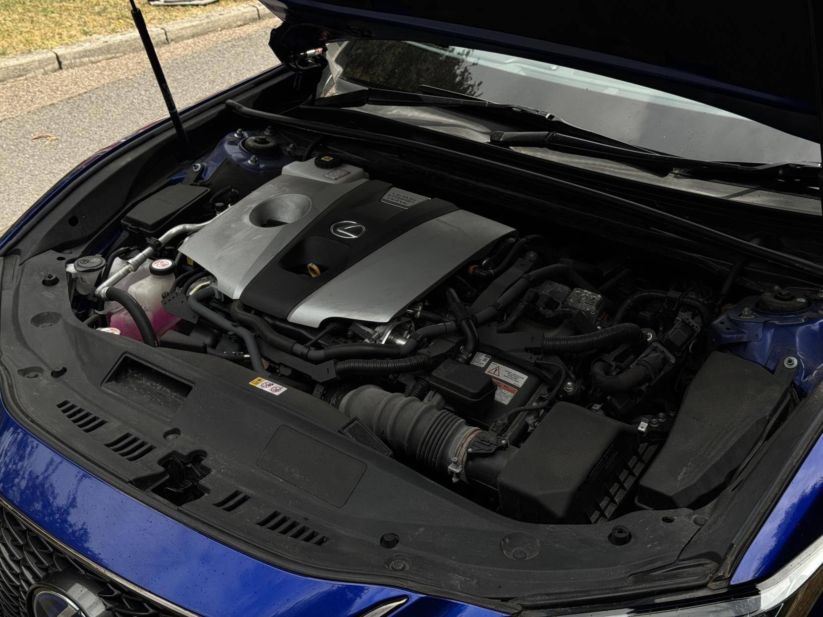 Lexus ES 2.5 300h F Sport Saloon 4dr Petrol Hybrid E-CVT Euro 6 (s/s) (218 ps)