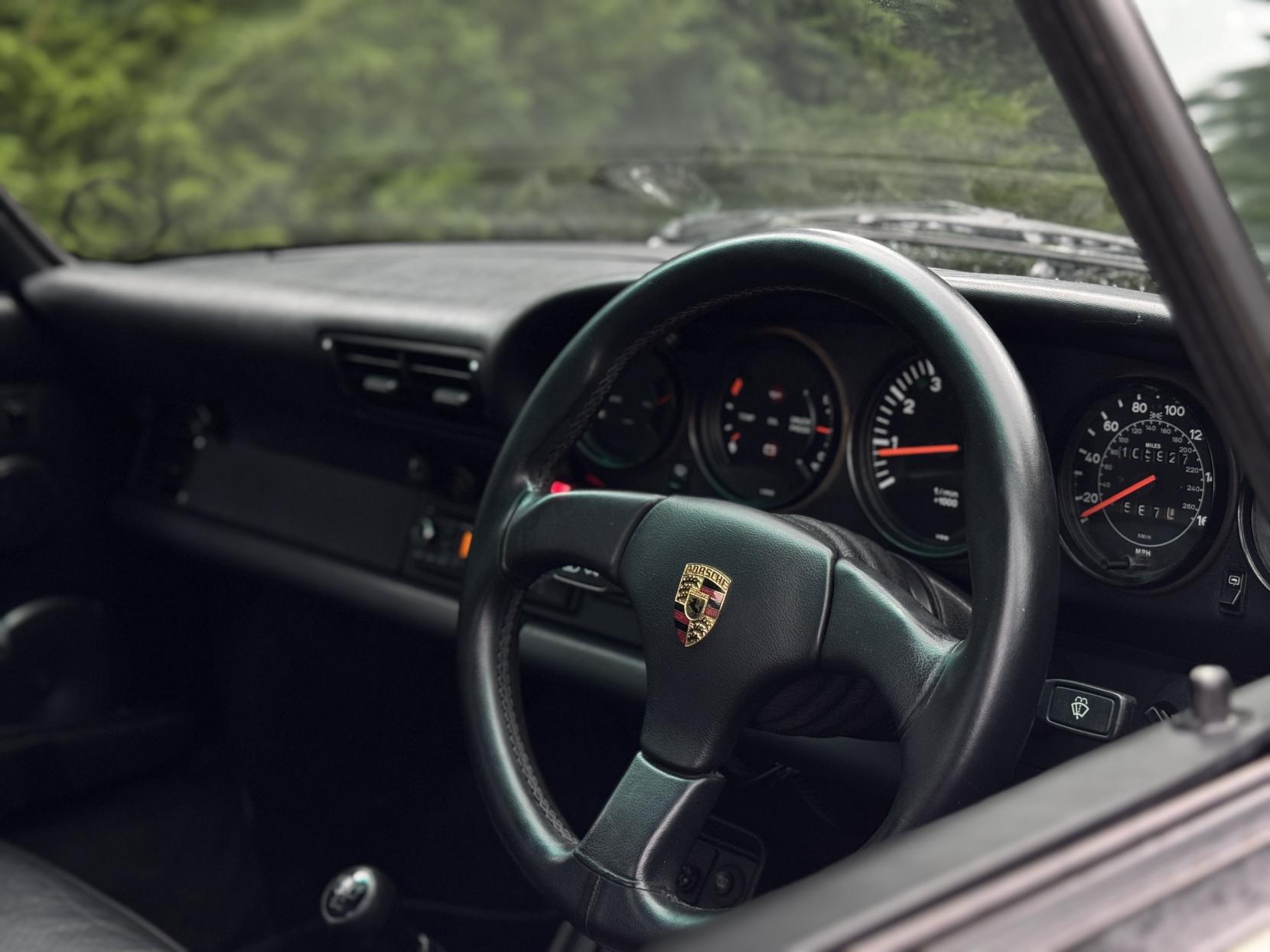 Porsche 911 3.2 Classic Carrera Targa 2dr Petrol Manual (231 bhp)