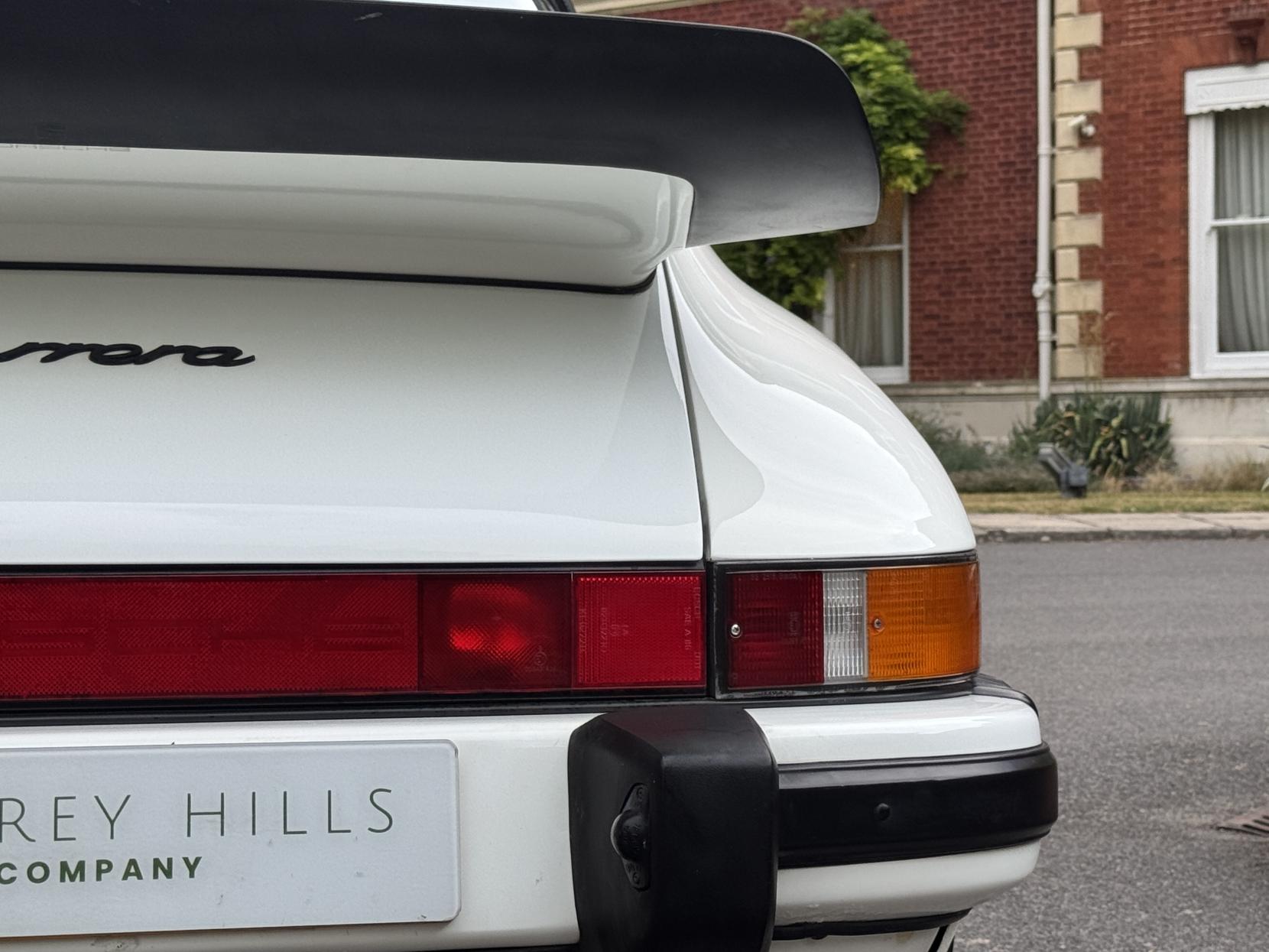 Porsche 911 3.2 Classic Carrera Targa 2dr Petrol Manual (231 bhp)