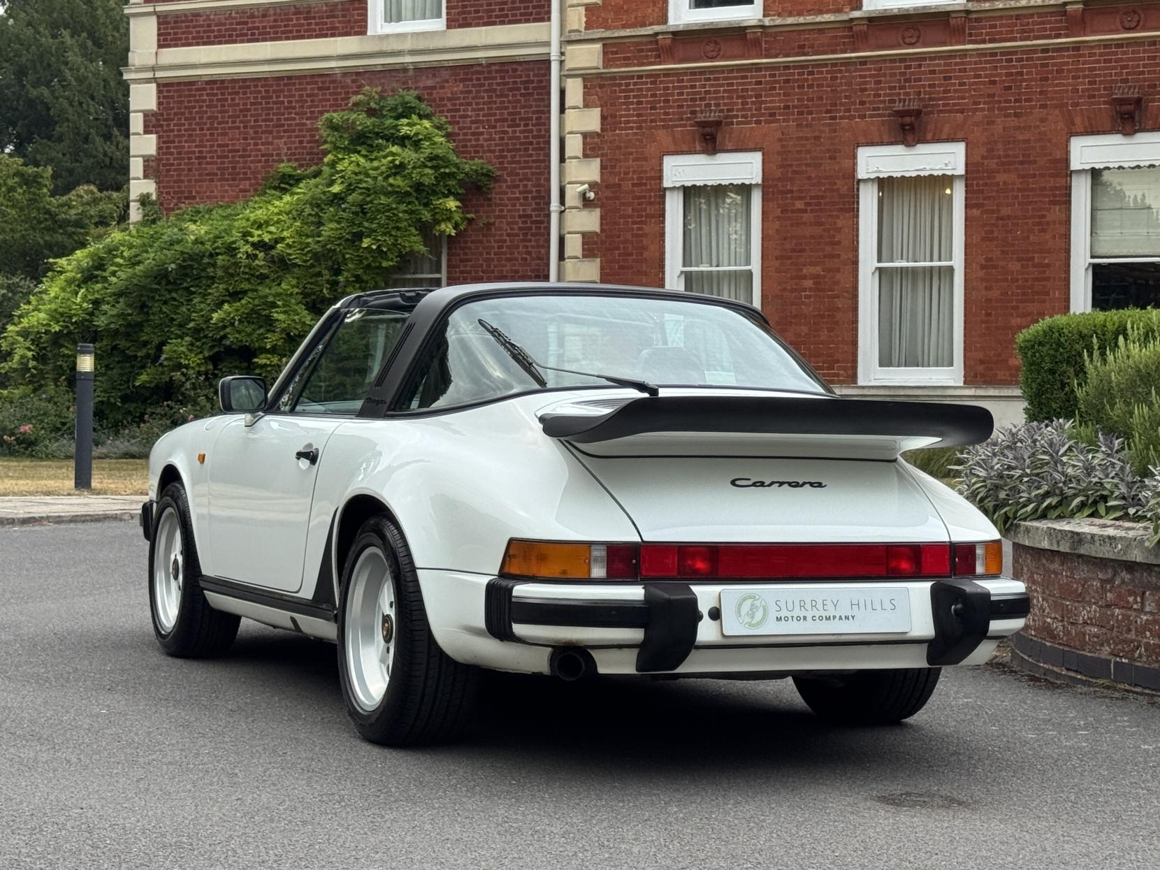 Porsche 911 3.2 Classic Carrera Targa 2dr Petrol Manual (231 bhp)