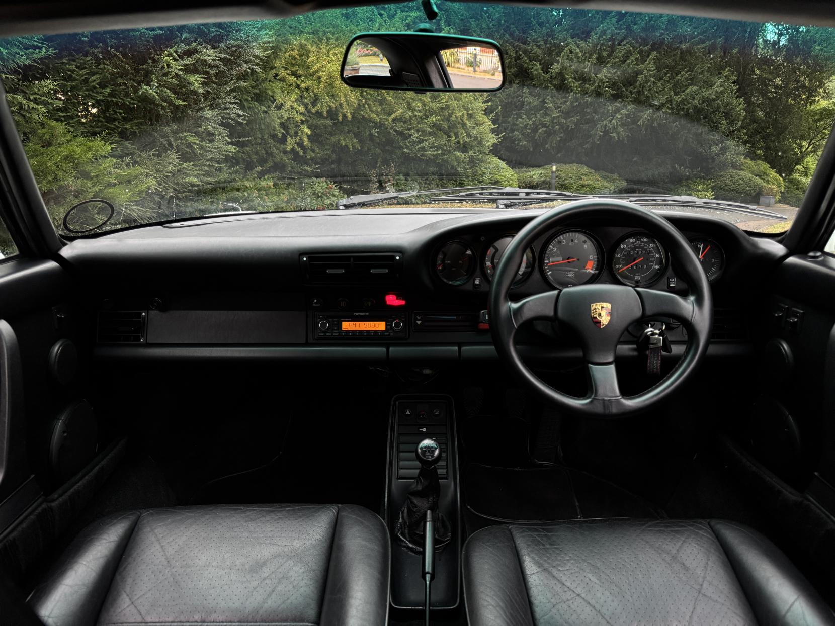Porsche 911 3.2 Classic Carrera Targa 2dr Petrol Manual (231 bhp)
