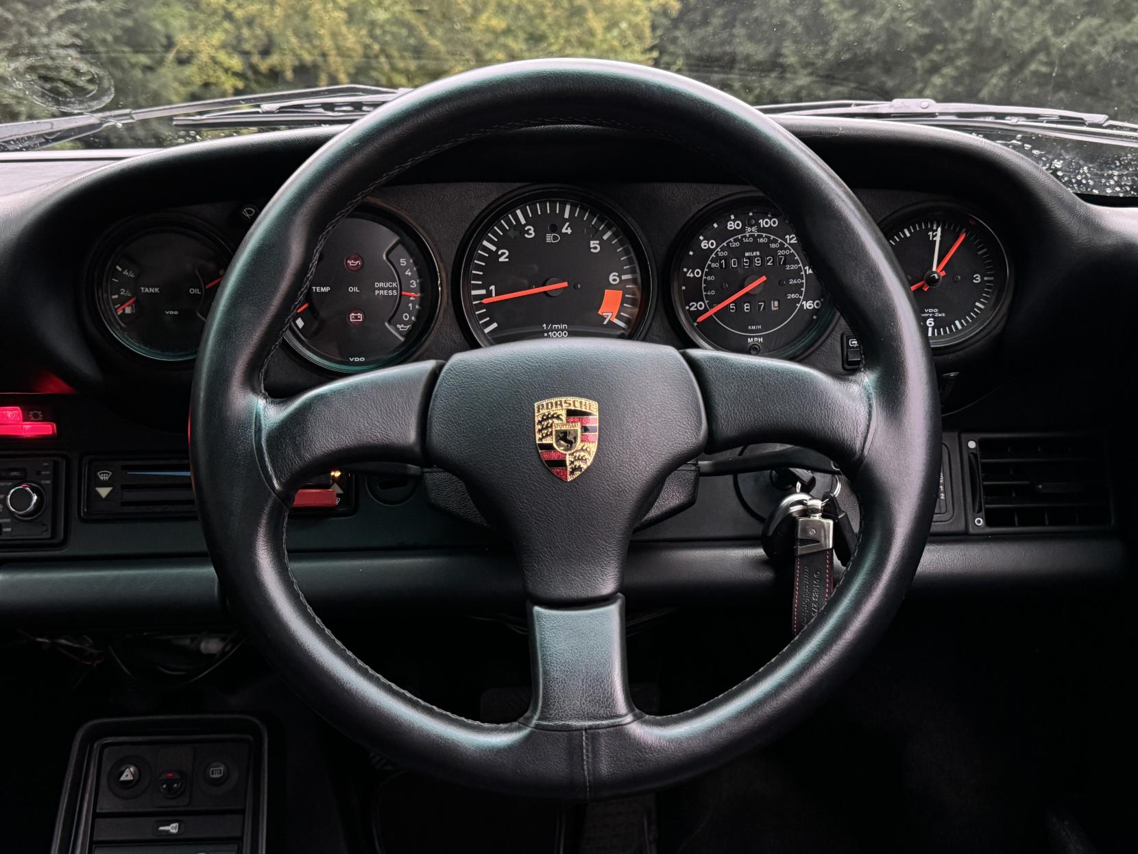 Porsche 911 3.2 Classic Carrera Targa 2dr Petrol Manual (231 bhp)