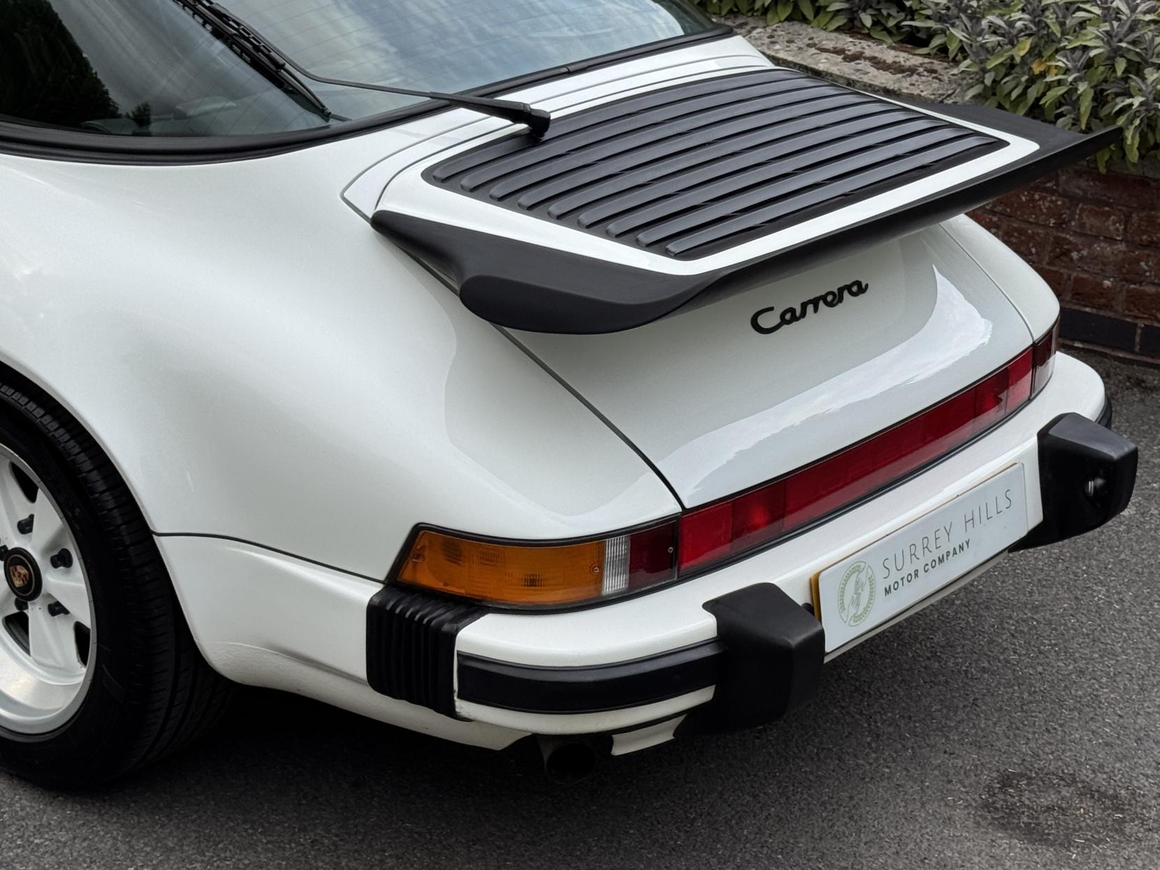 Porsche 911 3.2 Classic Carrera Targa 2dr Petrol Manual (231 bhp)