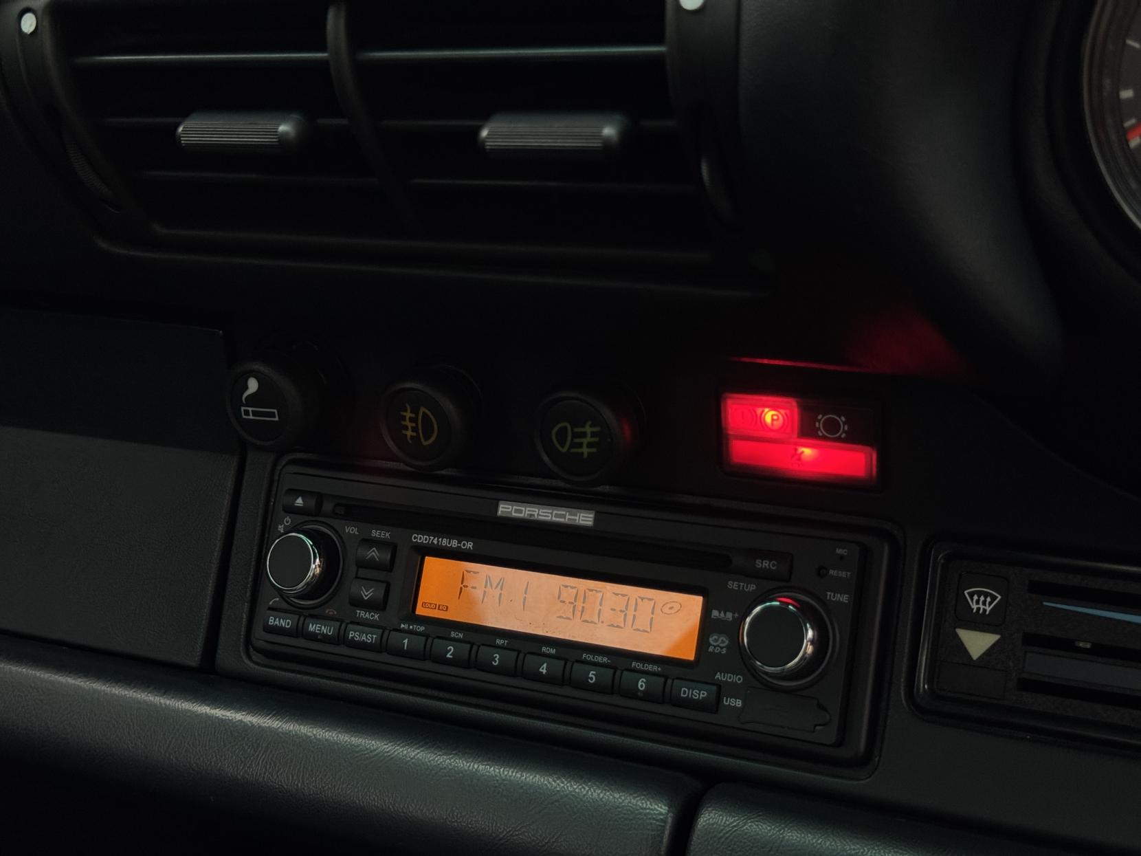 Porsche 911 3.2 Classic Carrera Targa 2dr Petrol Manual (231 bhp)