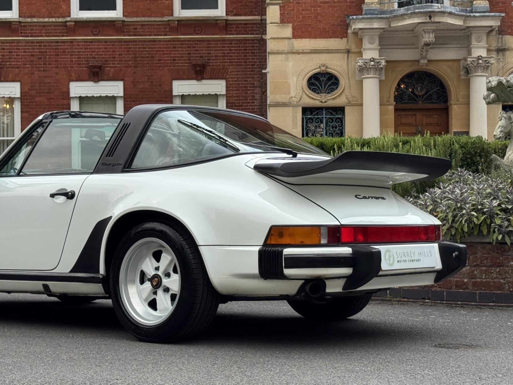 Porsche 911 3.2 Classic Carrera Targa 2dr Petrol Manual (231 bhp)