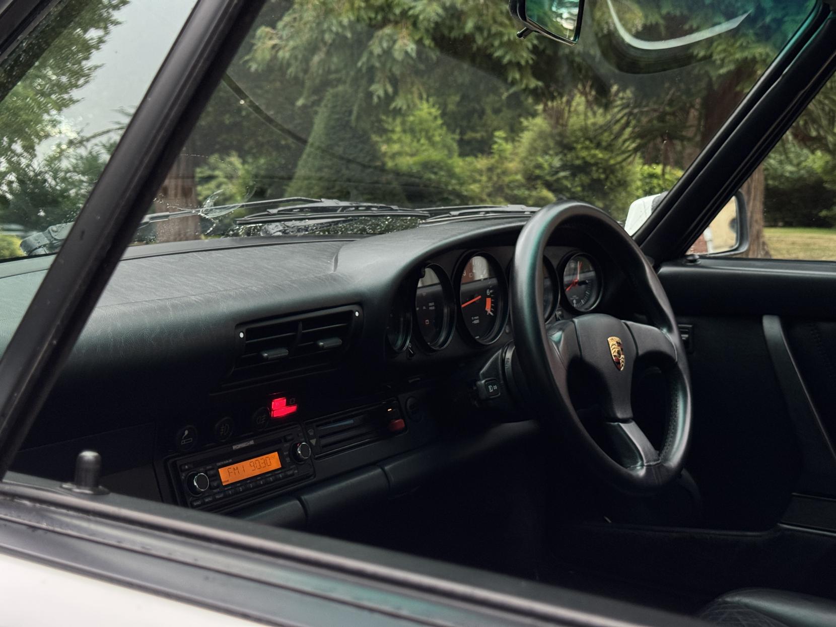 Porsche 911 3.2 Classic Carrera Targa 2dr Petrol Manual (231 bhp)