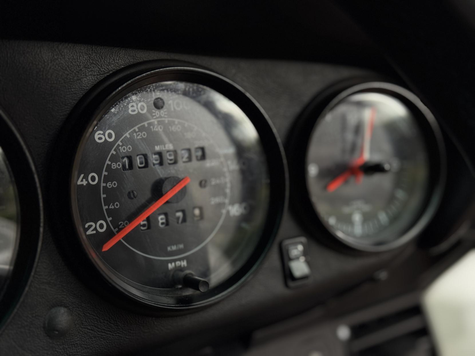 Porsche 911 3.2 Classic Carrera Targa 2dr Petrol Manual (231 bhp)