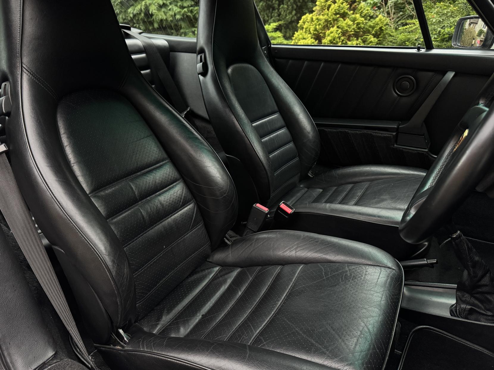 Porsche 911 3.2 Classic Carrera Targa 2dr Petrol Manual (231 bhp)