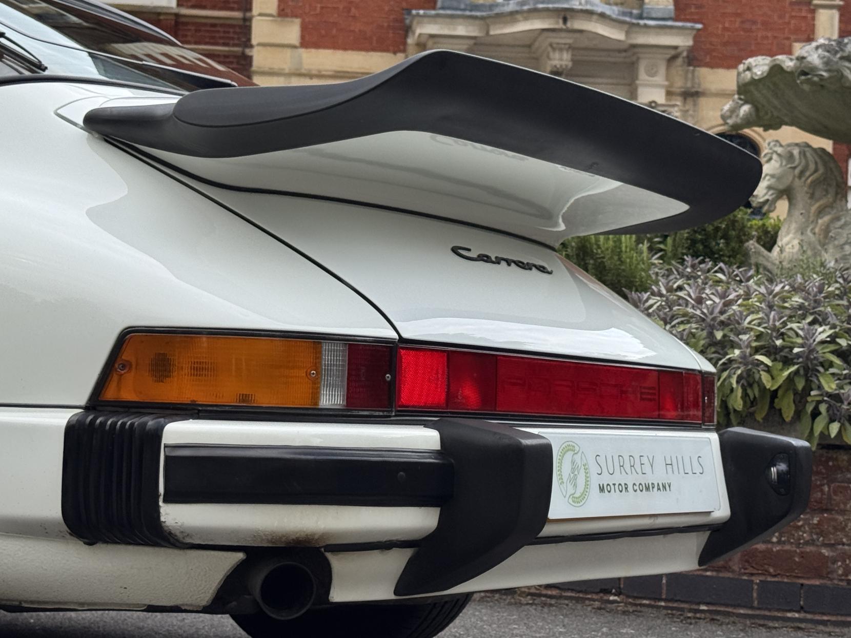 Porsche 911 3.2 Classic Carrera Targa 2dr Petrol Manual (231 bhp)