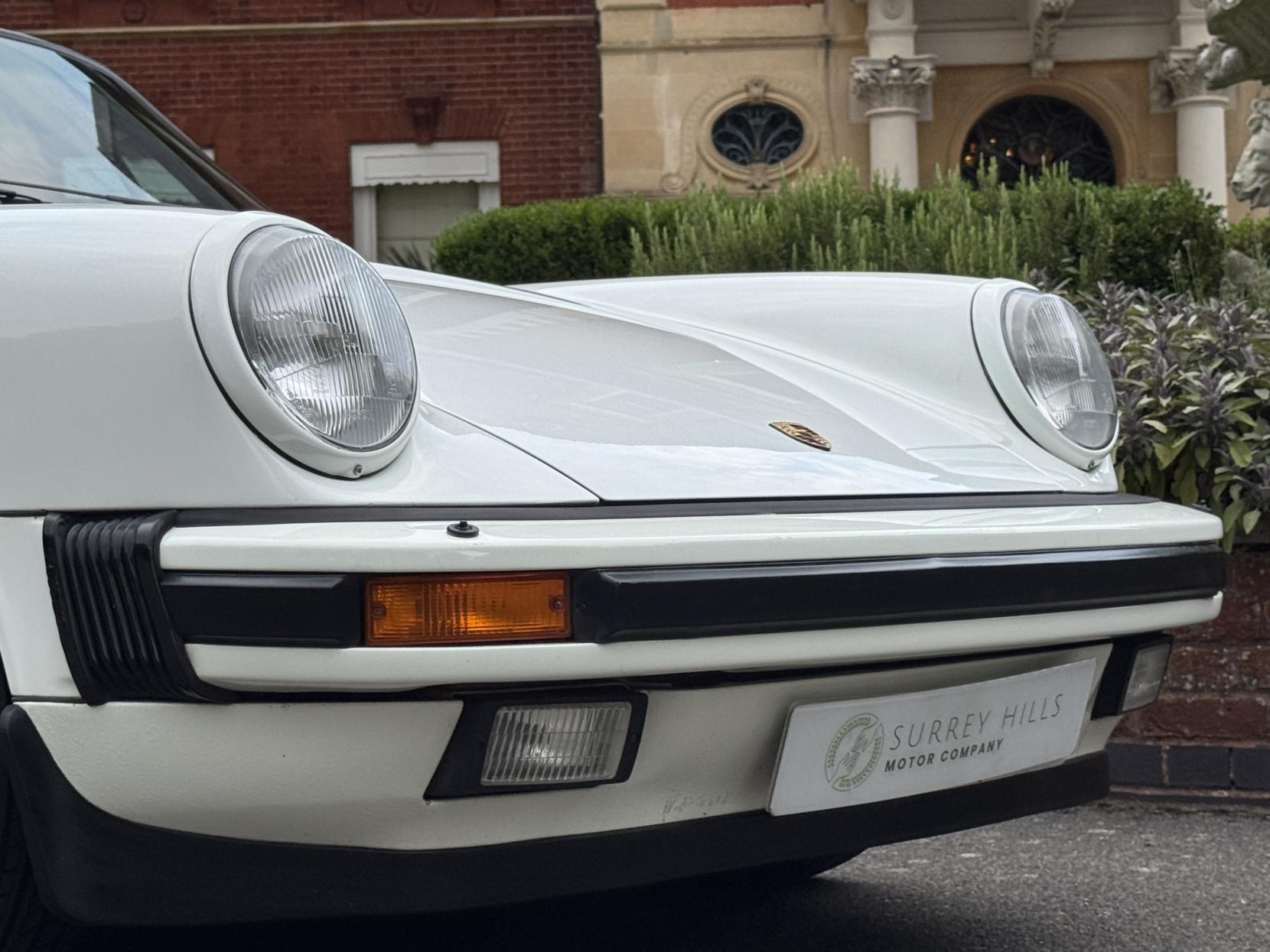 Porsche 911 3.2 Classic Carrera Targa 2dr Petrol Manual (231 bhp)