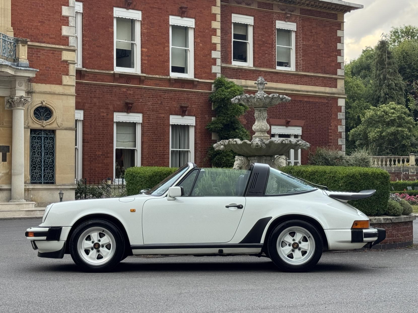 Porsche 911 3.2 Classic Carrera Targa 2dr Petrol Manual (231 bhp)