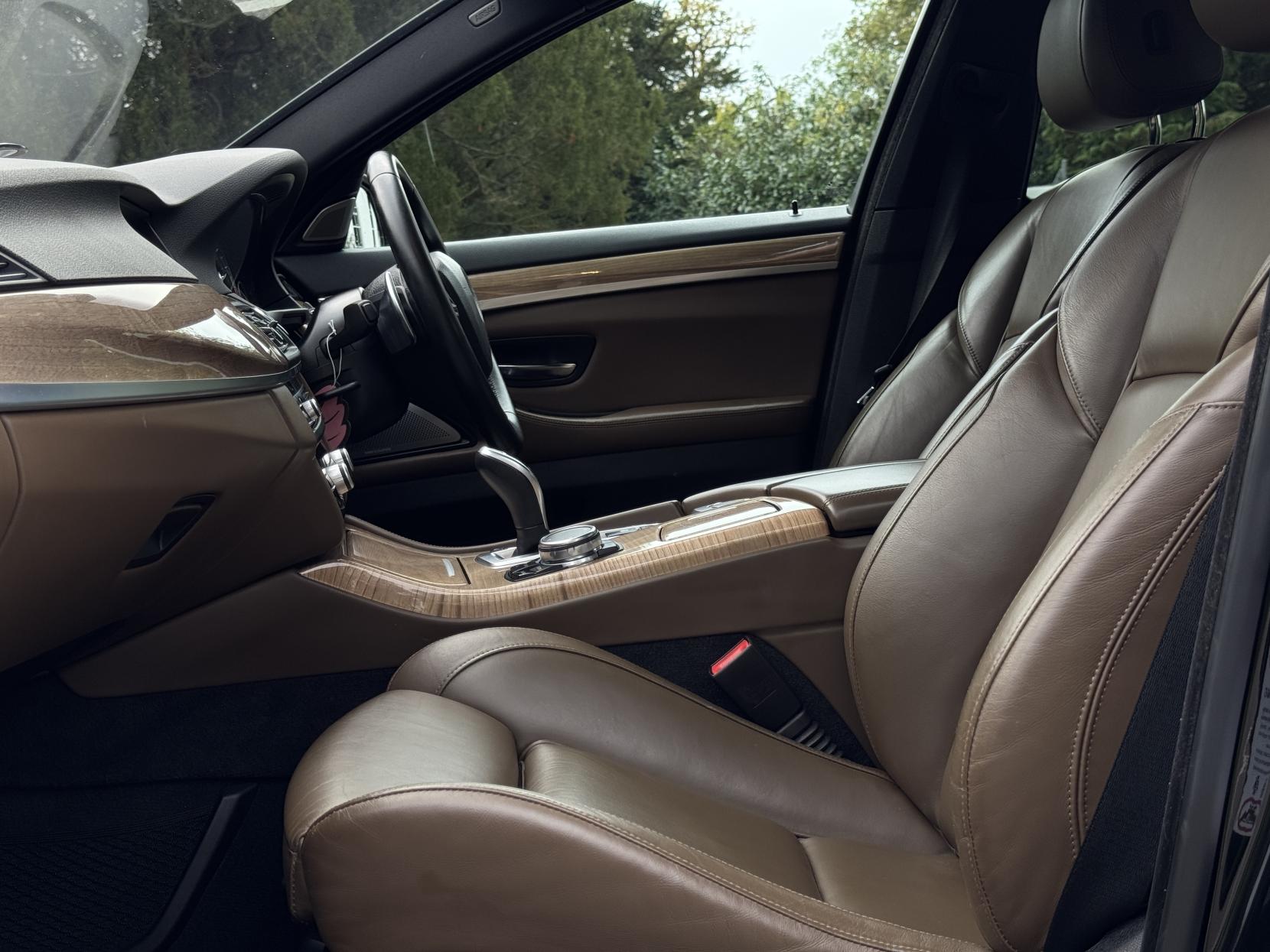 BMW 5 Series 3.0 535i Luxury Saloon 4dr Petrol Auto Euro 6 (s/s) (306 ps)