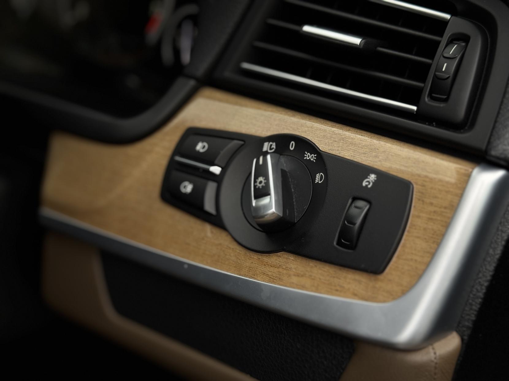 BMW 5 Series 3.0 535i Luxury Saloon 4dr Petrol Auto Euro 6 (s/s) (306 ps)