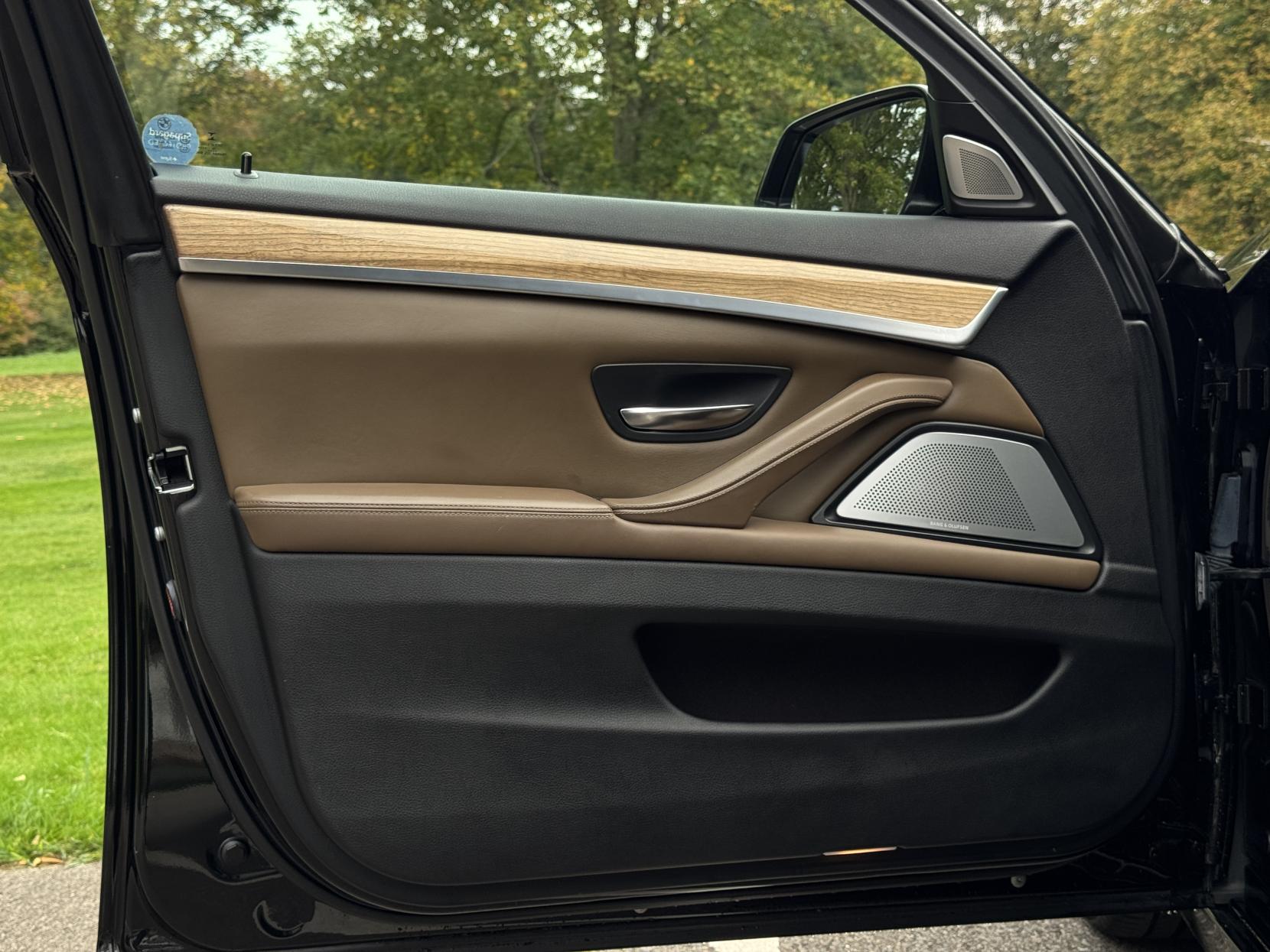 BMW 5 Series 3.0 535i Luxury Saloon 4dr Petrol Auto Euro 6 (s/s) (306 ps)