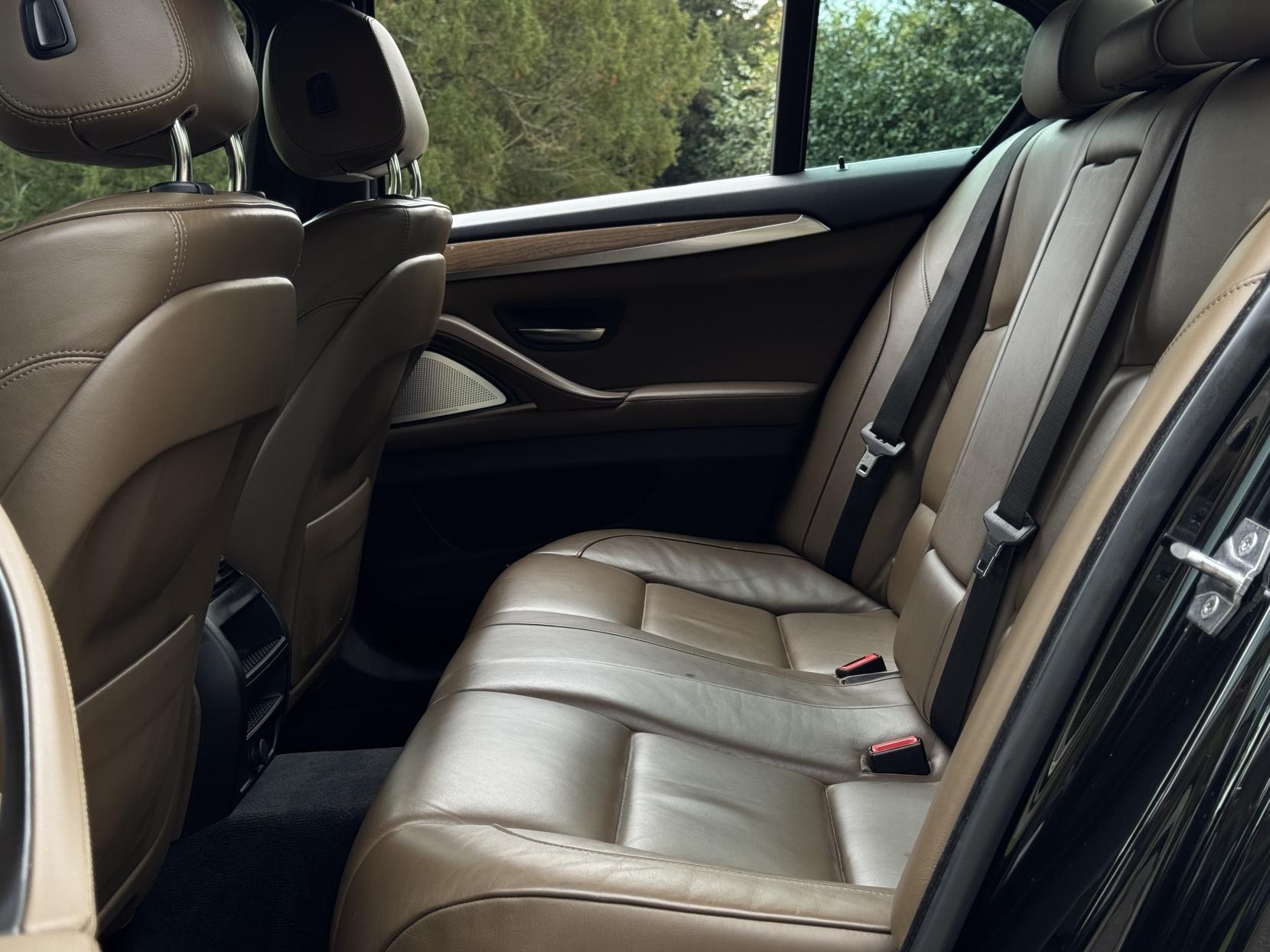 BMW 5 Series 3.0 535i Luxury Saloon 4dr Petrol Auto Euro 6 (s/s) (306 ps)