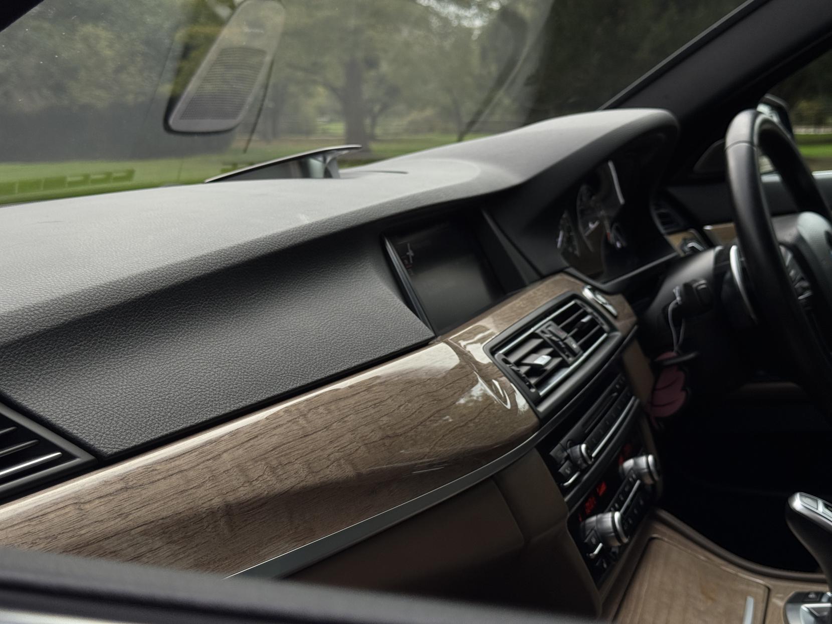 BMW 5 Series 3.0 535i Luxury Saloon 4dr Petrol Auto Euro 6 (s/s) (306 ps)