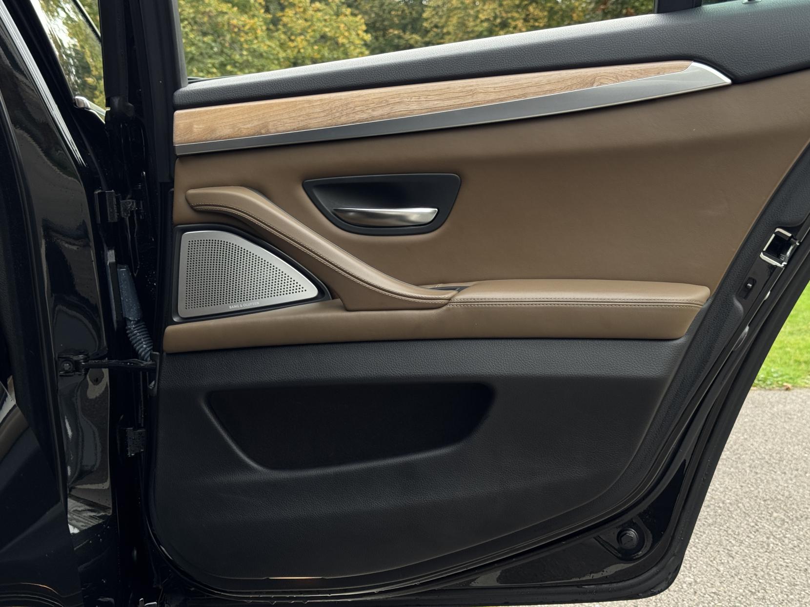 BMW 5 Series 3.0 535i Luxury Saloon 4dr Petrol Auto Euro 6 (s/s) (306 ps)