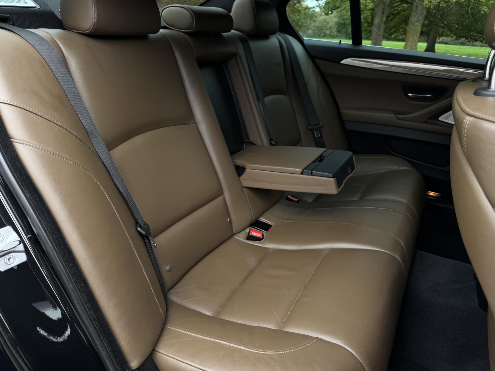 BMW 5 Series 3.0 535i Luxury Saloon 4dr Petrol Auto Euro 6 (s/s) (306 ps)