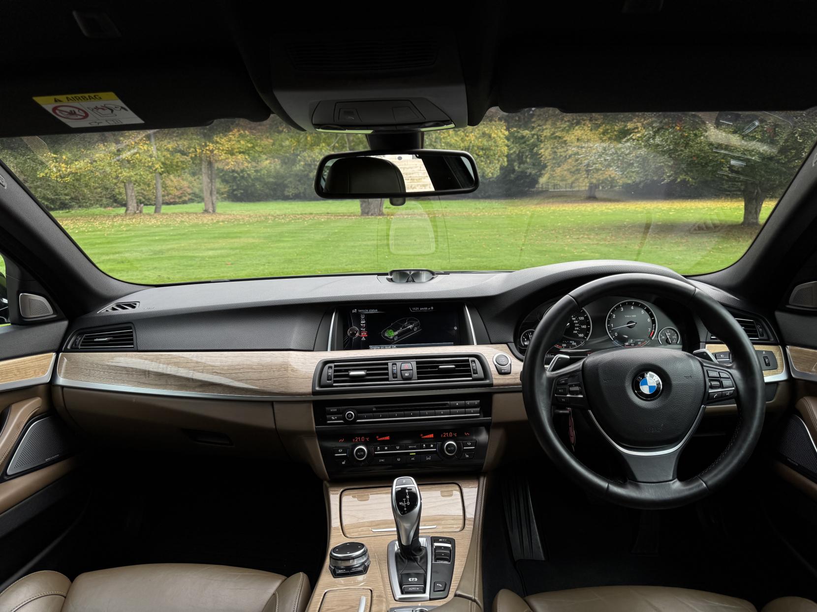 BMW 5 Series 3.0 535i Luxury Saloon 4dr Petrol Auto Euro 6 (s/s) (306 ps)