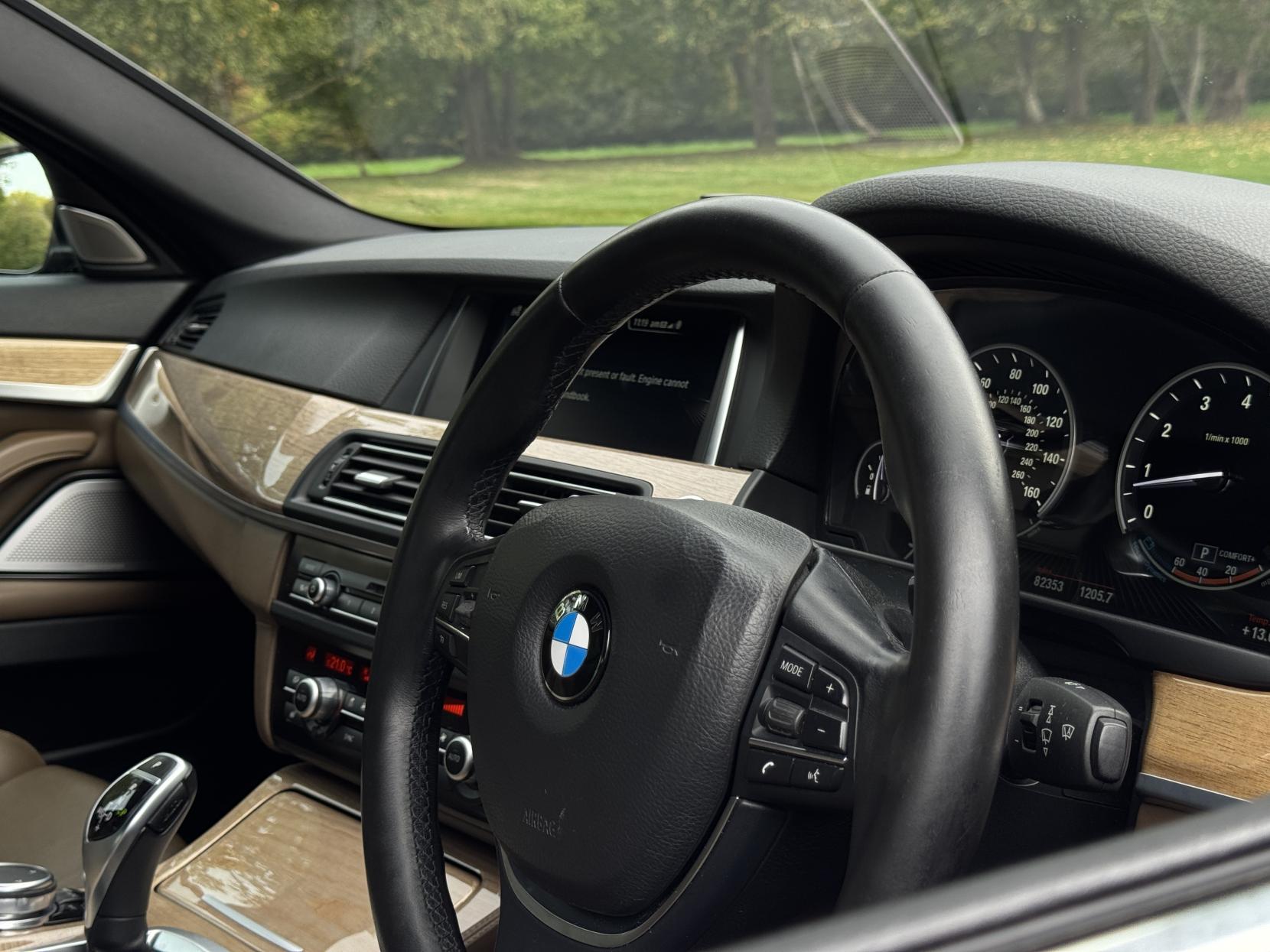 BMW 5 Series 3.0 535i Luxury Saloon 4dr Petrol Auto Euro 6 (s/s) (306 ps)