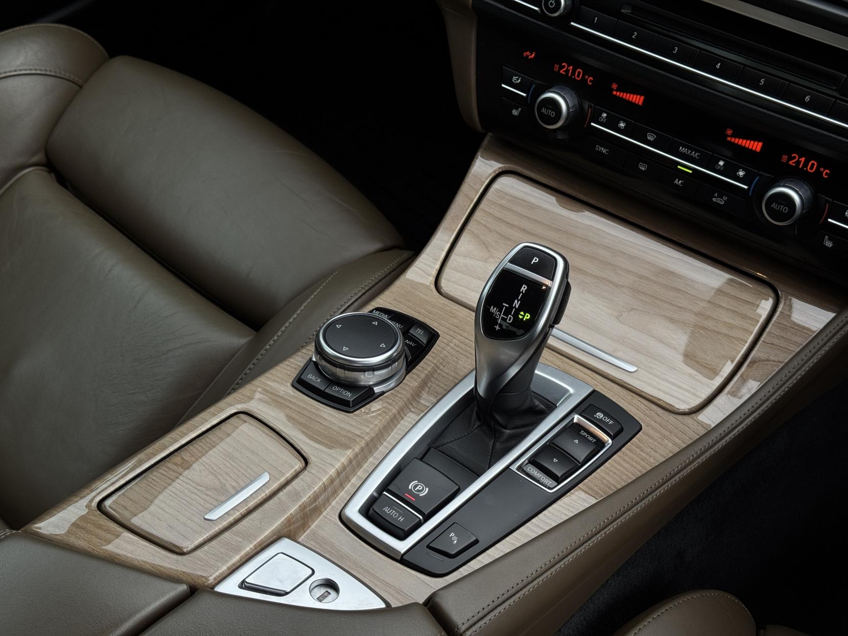 BMW 5 Series 3.0 535i Luxury Saloon 4dr Petrol Auto Euro 6 (s/s) (306 ps)