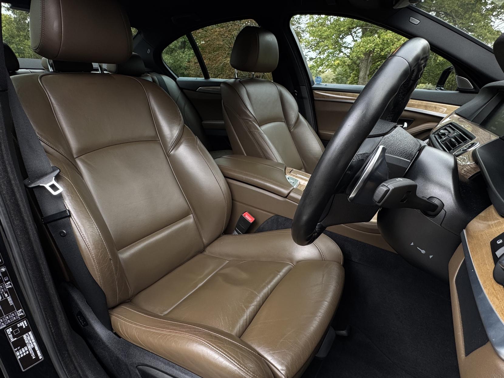 BMW 5 Series 3.0 535i Luxury Saloon 4dr Petrol Auto Euro 6 (s/s) (306 ps)