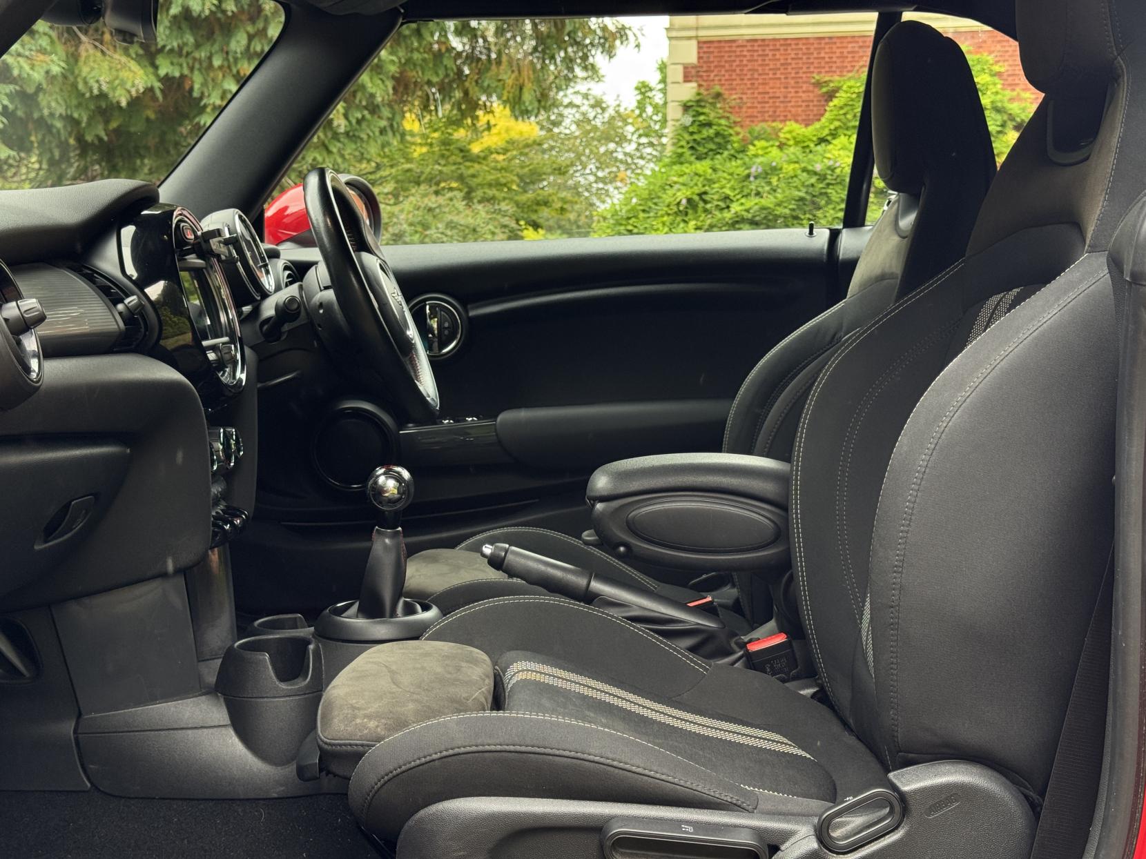 MINI Convertible 1.5 Cooper Sport Convertible 2dr Petrol Manual Euro 6 (s/s) (136 ps)