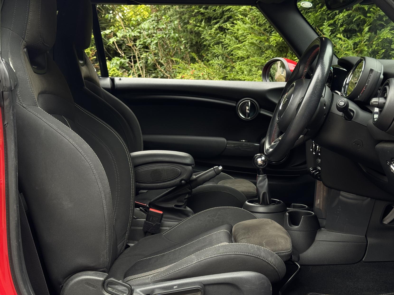 MINI Convertible 1.5 Cooper Sport Convertible 2dr Petrol Manual Euro 6 (s/s) (136 ps)