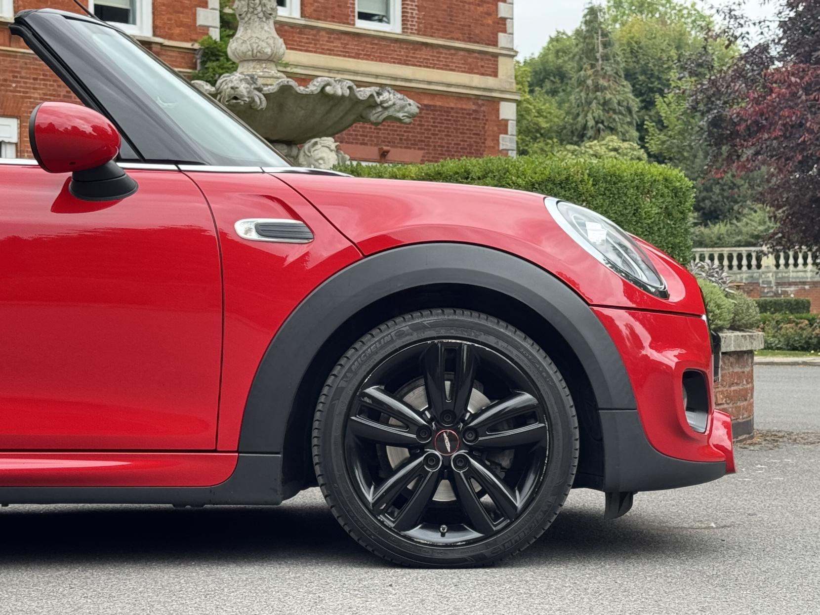 MINI Convertible 1.5 Cooper Sport Convertible 2dr Petrol Manual Euro 6 (s/s) (136 ps)