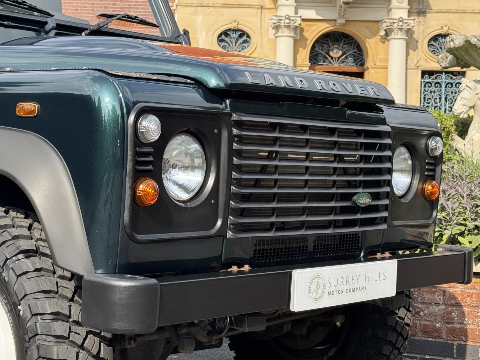 Land Rover Defender 110 2.2 TDCi Hard Top SUV 3dr Diesel Manual 4WD MWB Euro 5 (122 ps)