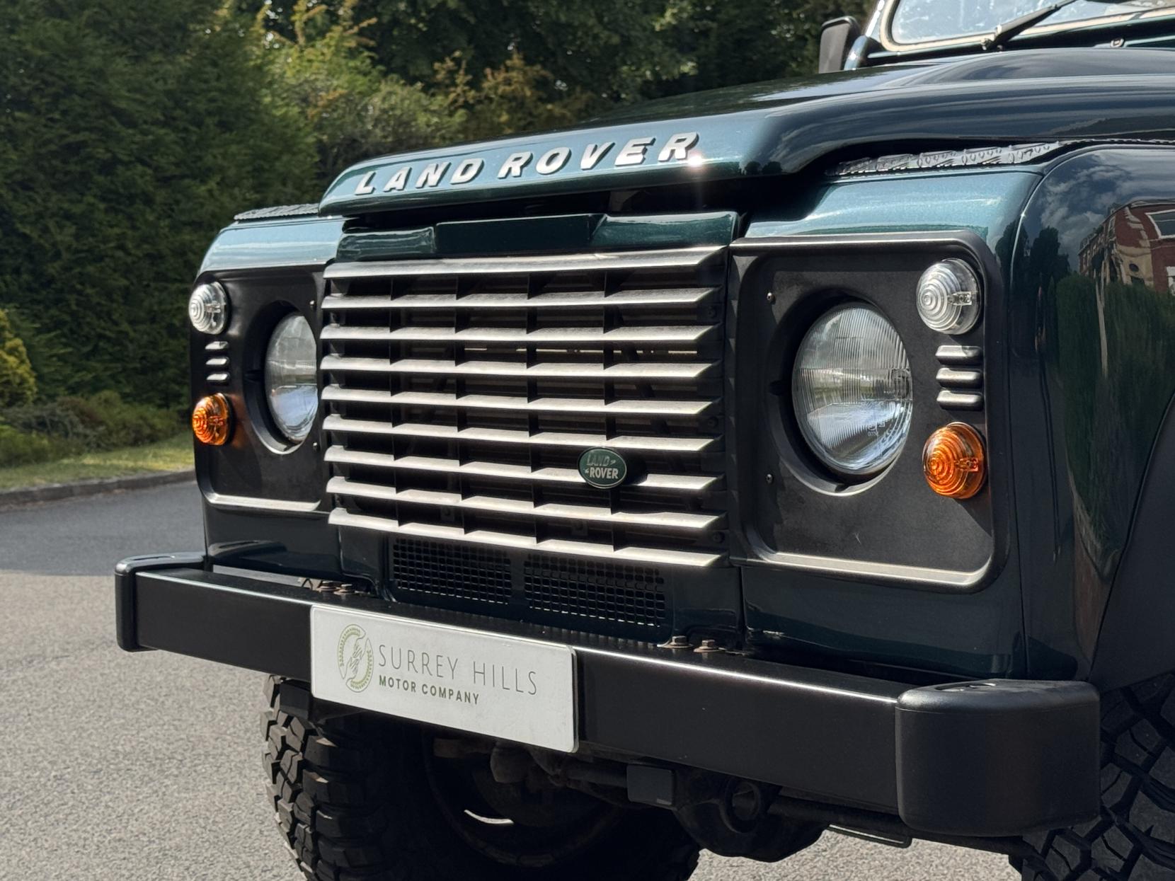 Land Rover Defender 110 2.2 TDCi Hard Top SUV 3dr Diesel Manual 4WD MWB Euro 5 (122 ps)