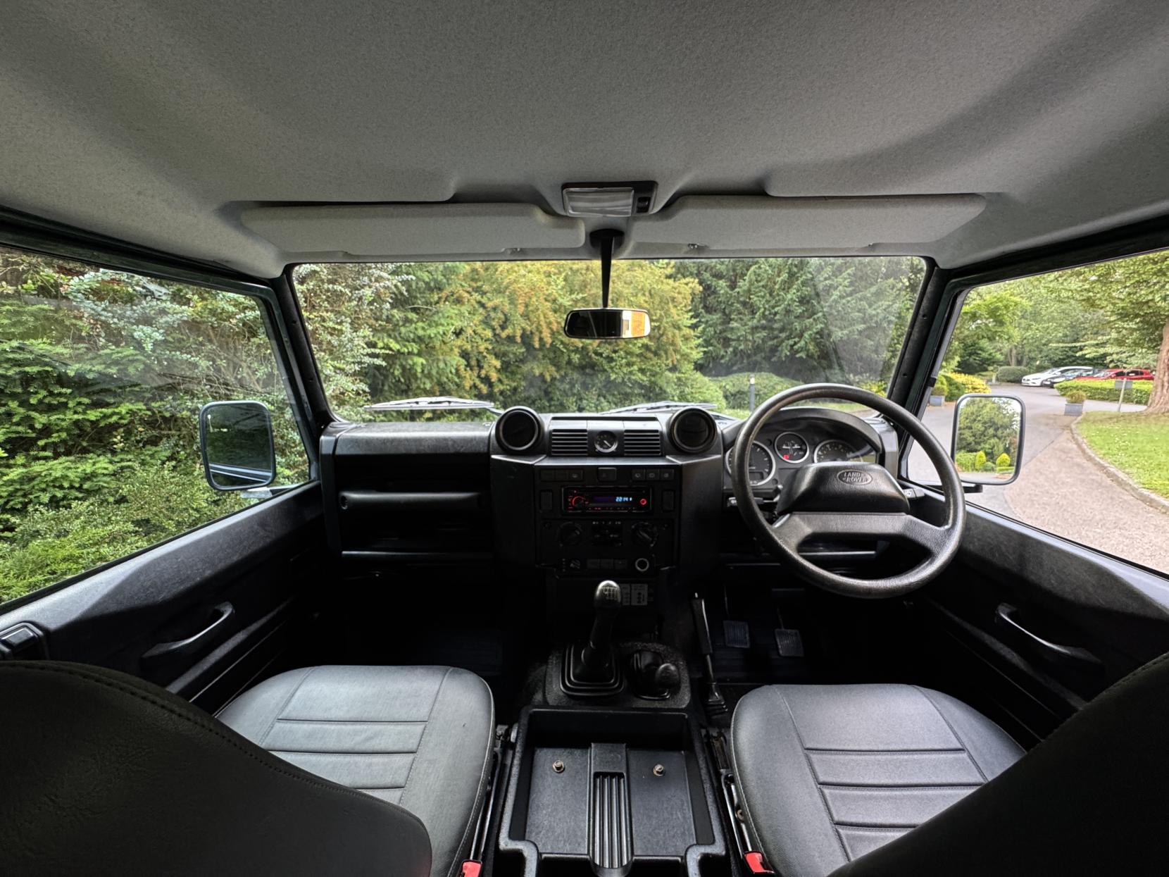 Land Rover Defender 110 2.2 TDCi Hard Top SUV 3dr Diesel Manual 4WD MWB Euro 5 (122 ps)