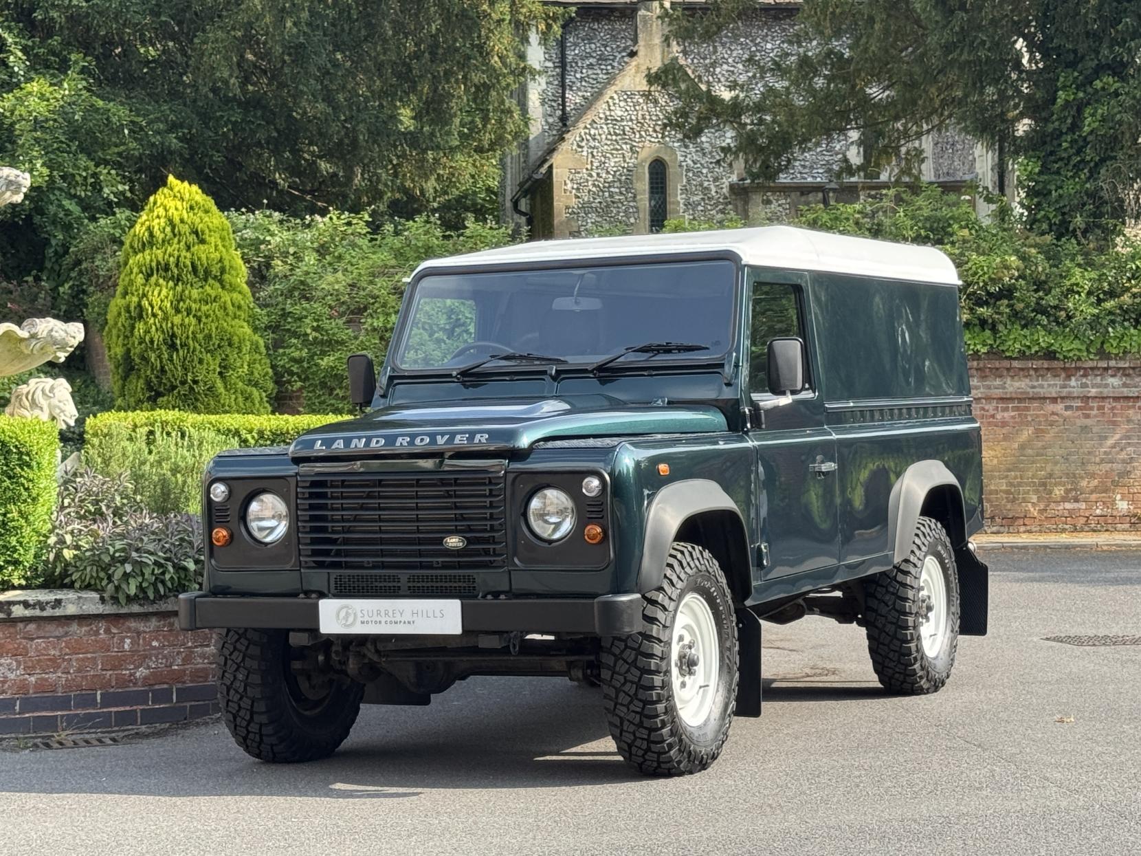 Land Rover Defender 110 2.2 TDCi Hard Top SUV 3dr Diesel Manual 4WD MWB Euro 5 (122 ps)
