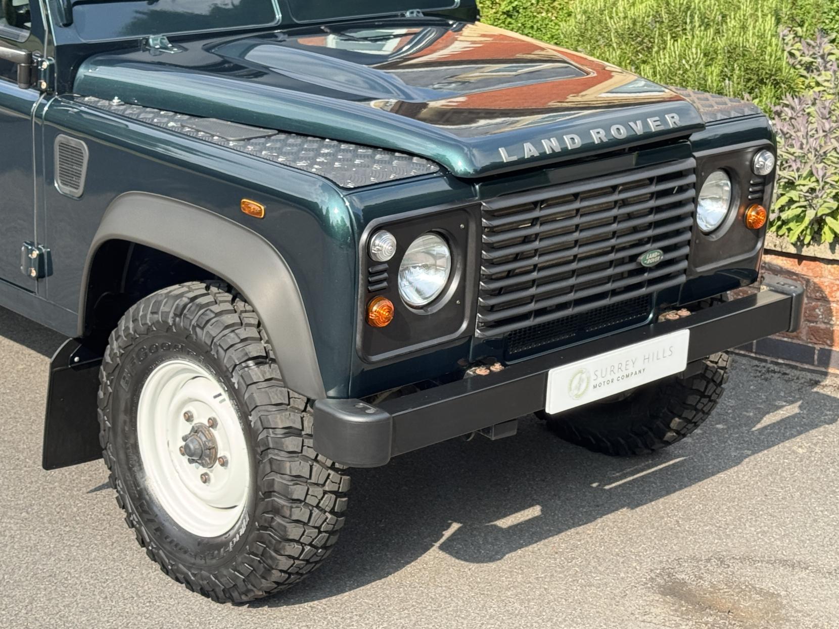 Land Rover Defender 110 2.2 TDCi Hard Top SUV 3dr Diesel Manual 4WD MWB Euro 5 (122 ps)