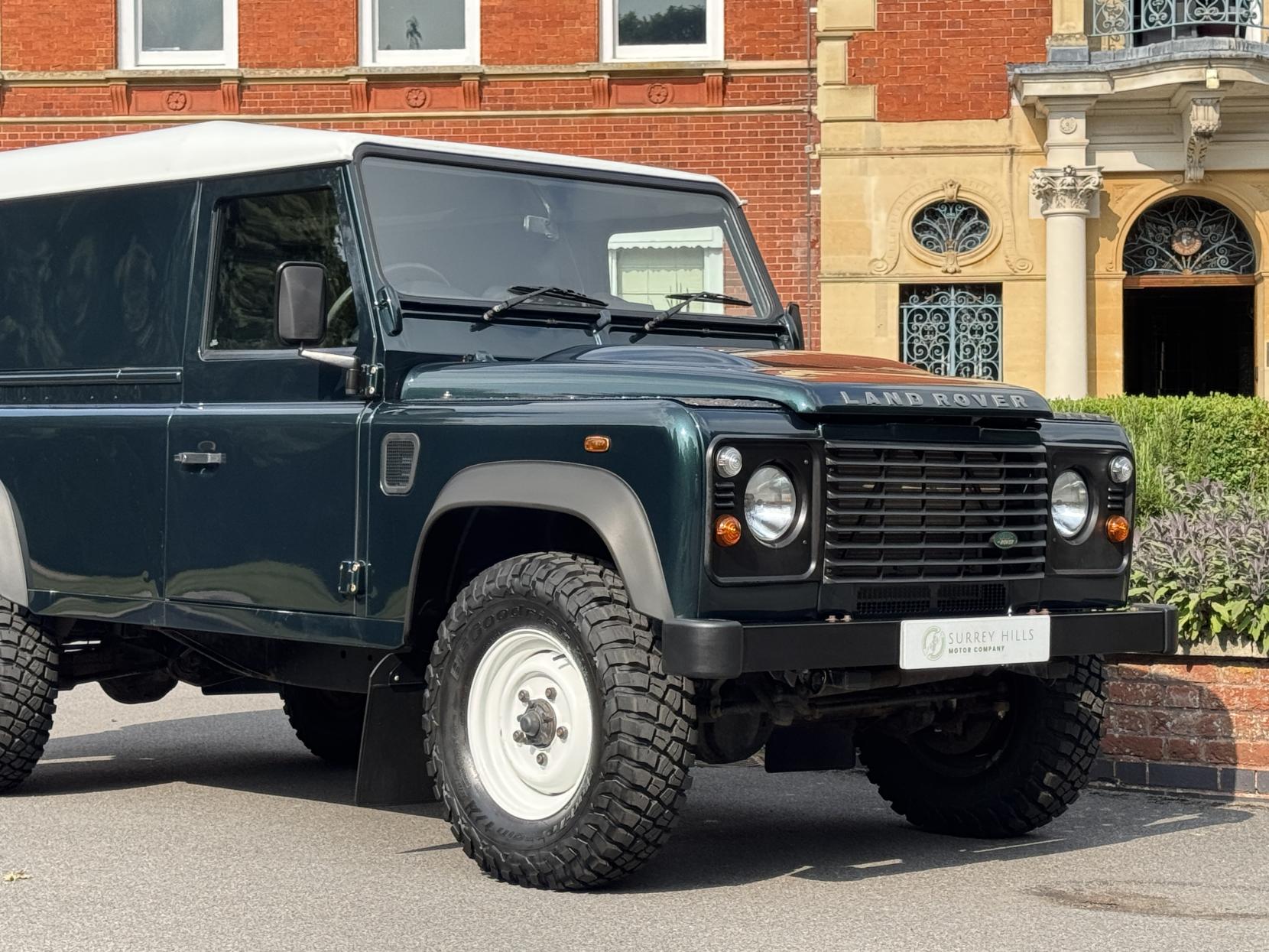 Land Rover Defender 110 2.2 TDCi Hard Top SUV 3dr Diesel Manual 4WD MWB Euro 5 (122 ps)