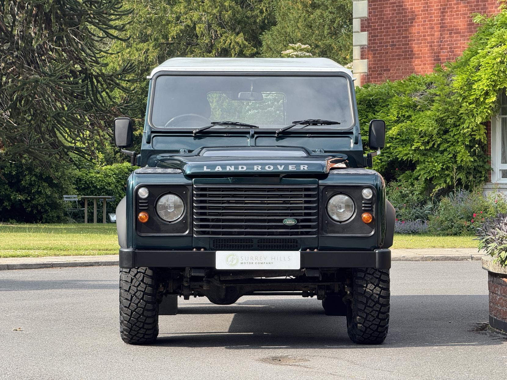 Land Rover Defender 110 2.2 TDCi Hard Top SUV 3dr Diesel Manual 4WD MWB Euro 5 (122 ps)
